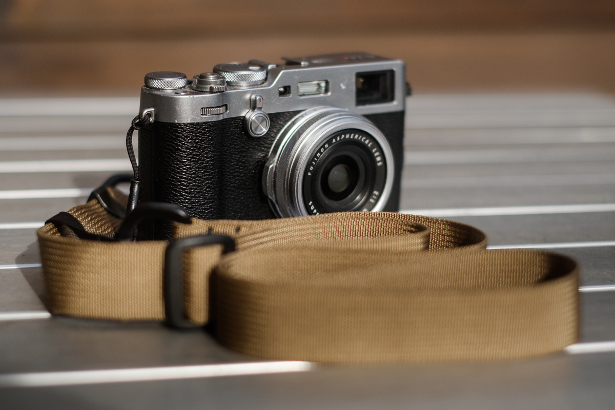 I don't like bulky straps, definitely not with these small cameras. The Simplr strap is very flexible, thin and light which makes it easy to put in a bag or even in a jacket pocket without taking up much space. It also wraps around the wrist very easily and is comfortable to wear. I admit that leather straps often look even better but because they are less flexible and thicker they take up too much space to my liking. 