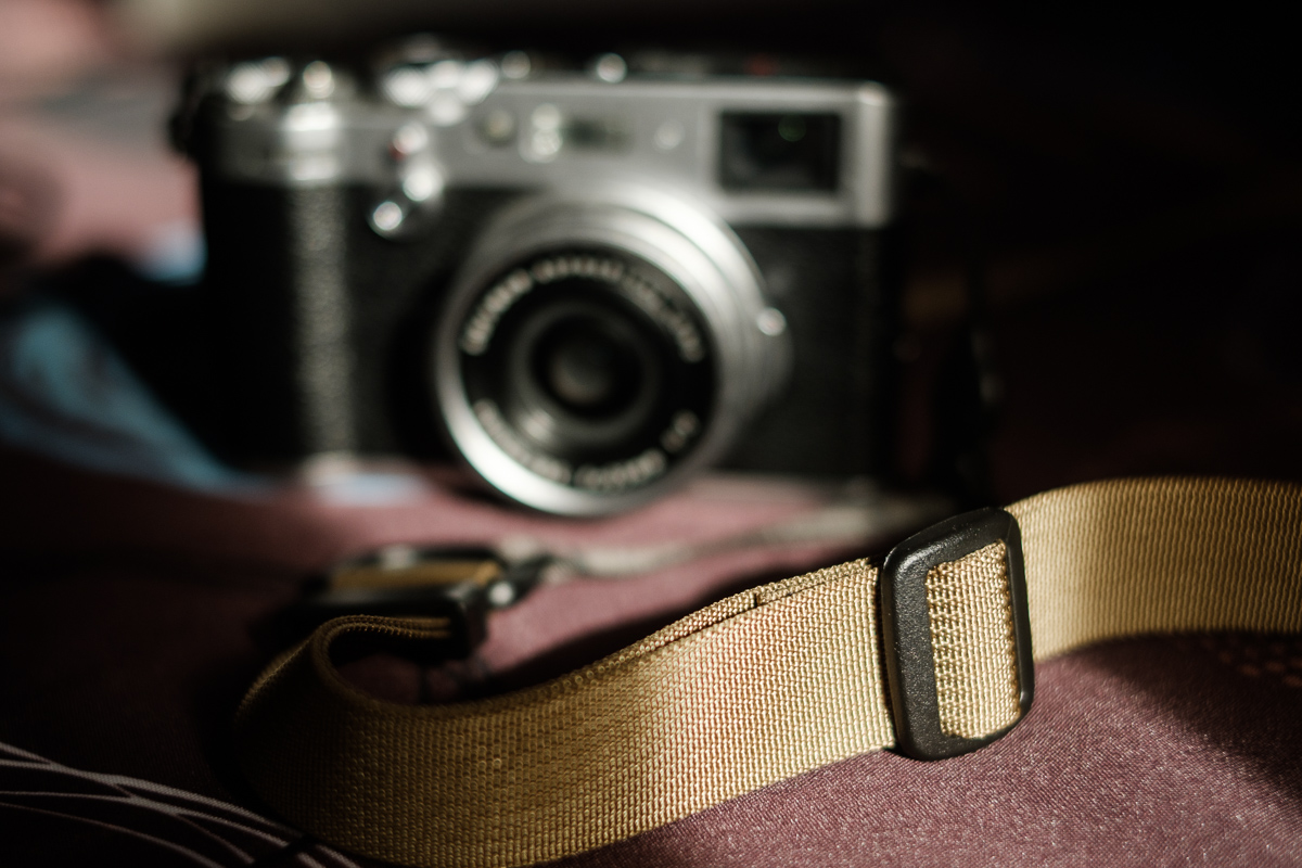 I like a strap that is quickly adjustable in length and is long enough to carry a camera across the body. The M1a fits those requirements, although for this giant, I would have liked it to be just a bit longer. 