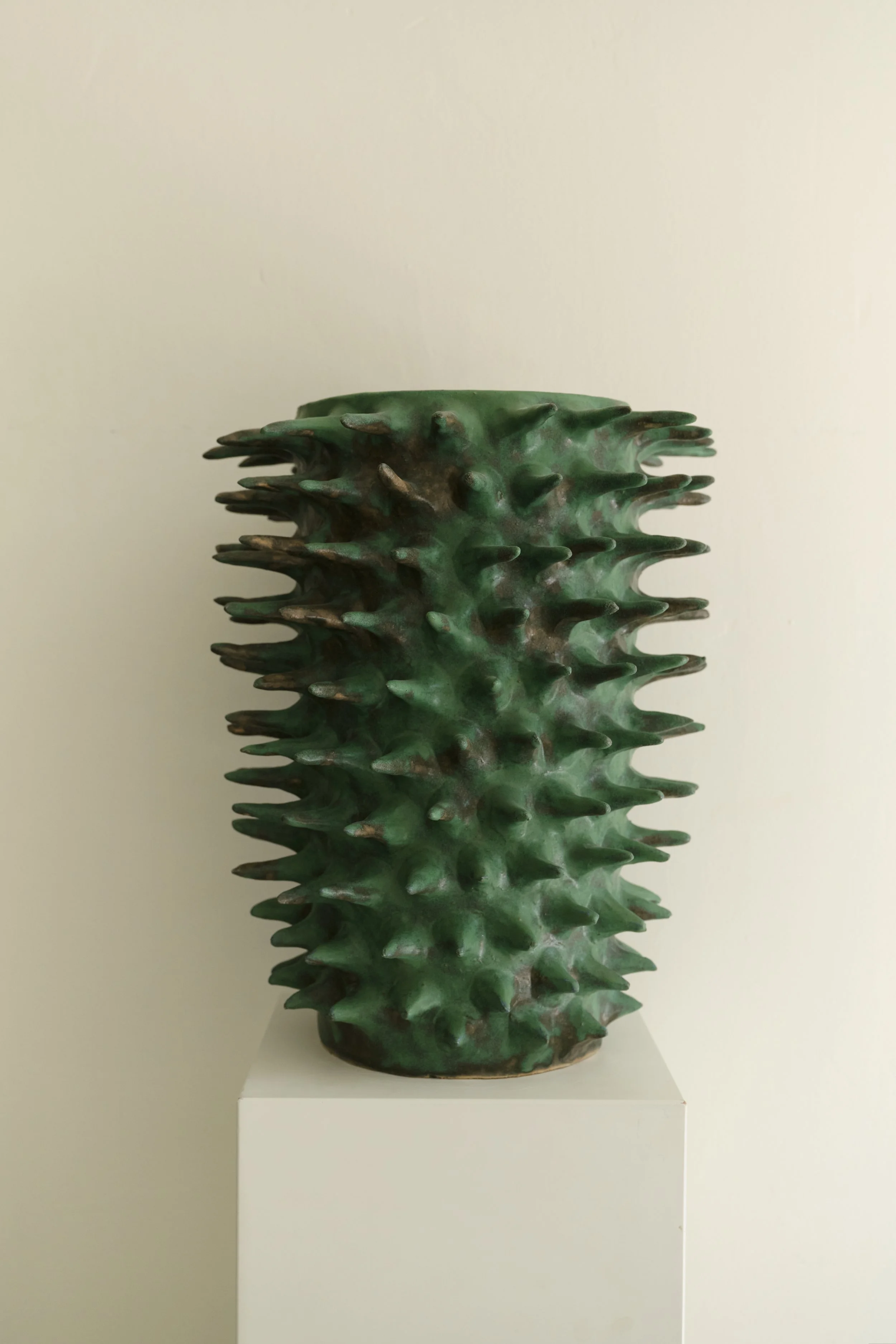 SPIKY VASE ANTIQUE GREEN BIG