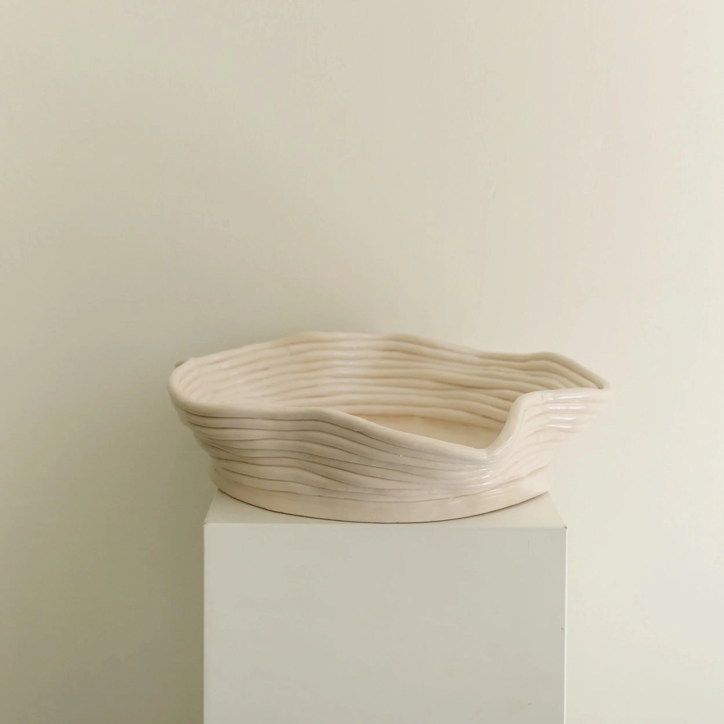 BIG WOBBLY BOWL CREME