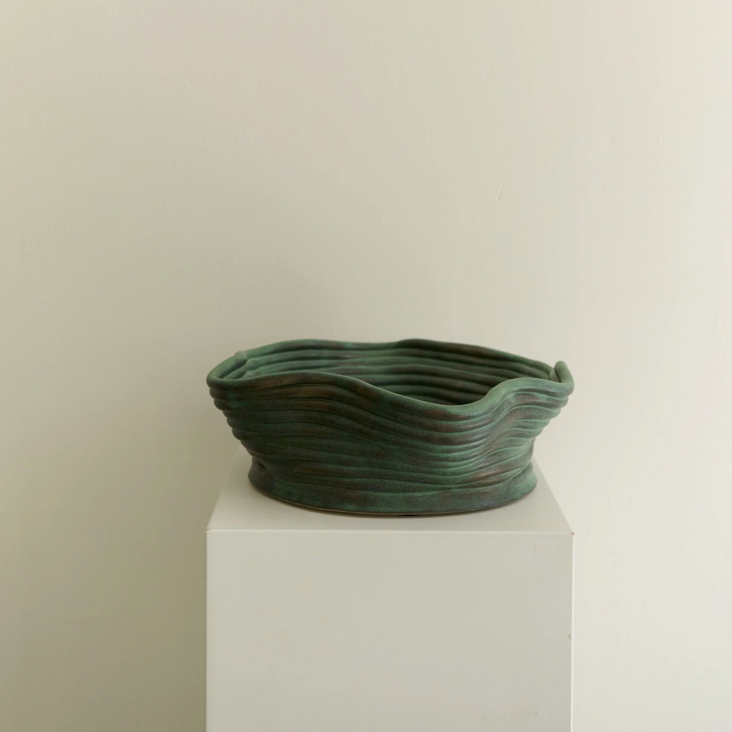 BIG WOBBLY BOWL ANTIQUE GREEN