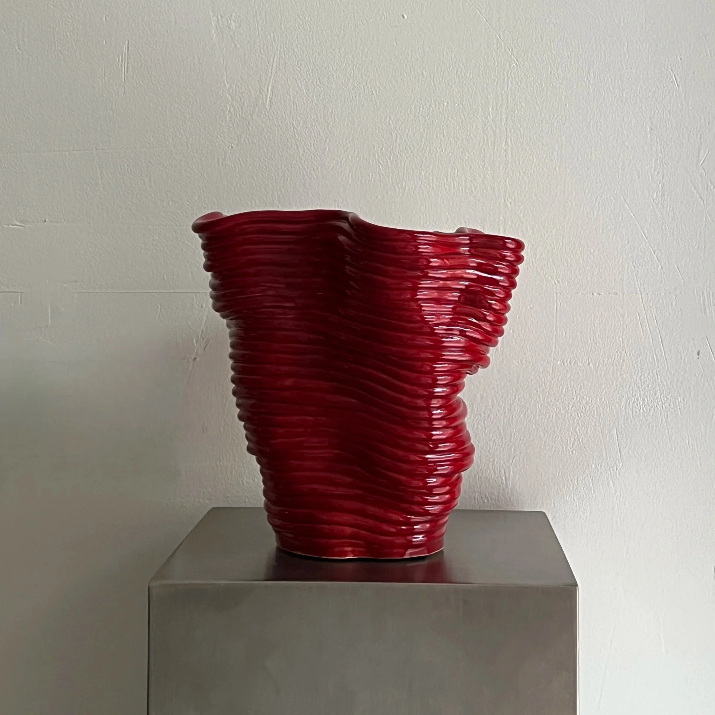 WOBBLY VASE RED