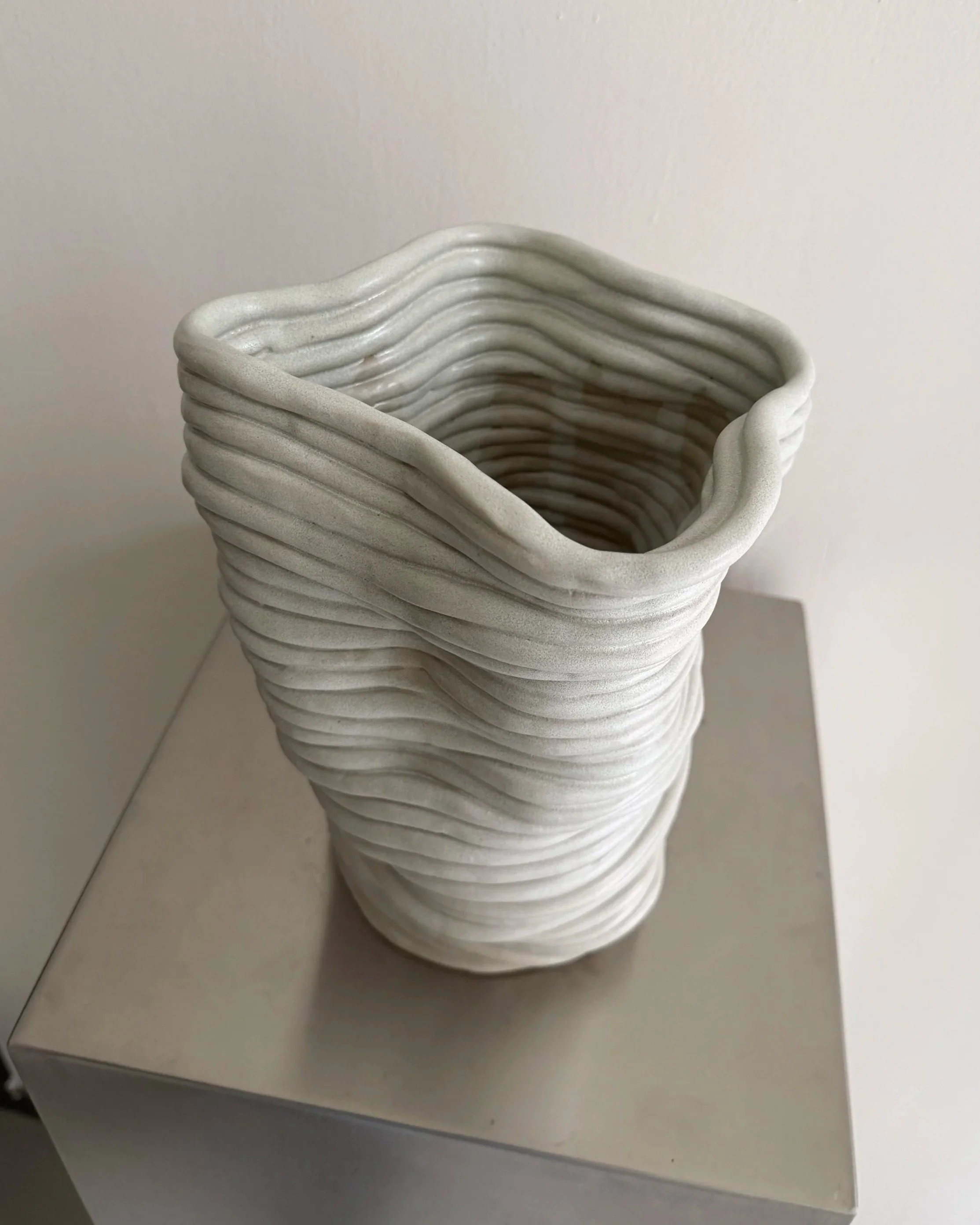 WOBBLY VASE ICE GREY