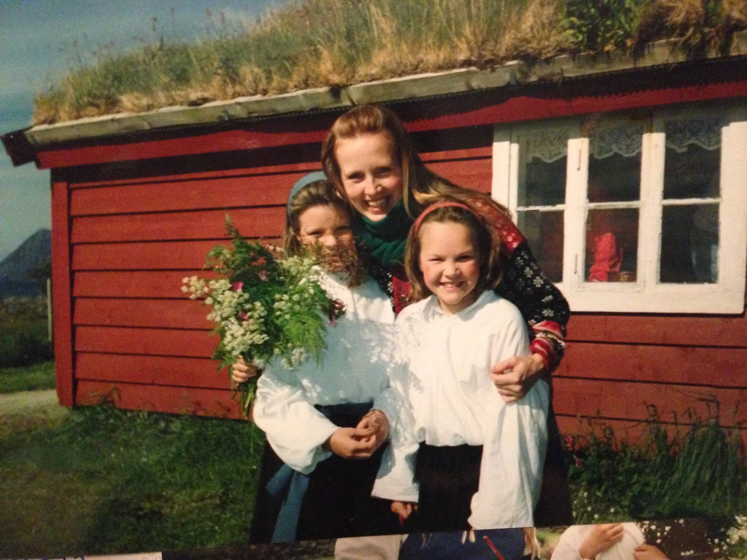 1996: Birte Njøsen Horne, Oda Alisøy og Agnete Haaland. Privat foto.