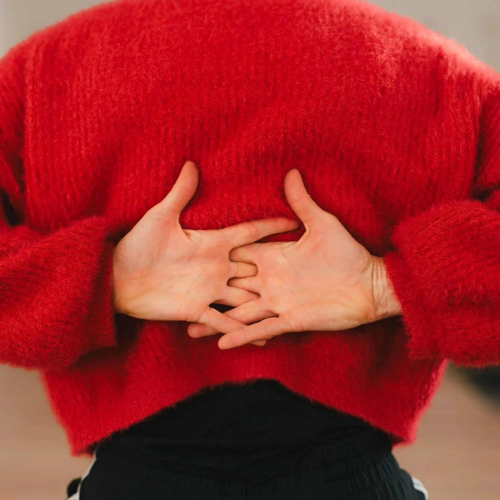      

 
   Durant aquest hivern, a les pràctiques de Iogaprop hem mantingut el nostre foc encès, hem bufat en els troncs de les podes de la tardor, així hem generat caliu i enfortit el nostre centre. Al voltant de l’estufa, hem tingut temps d’aturar