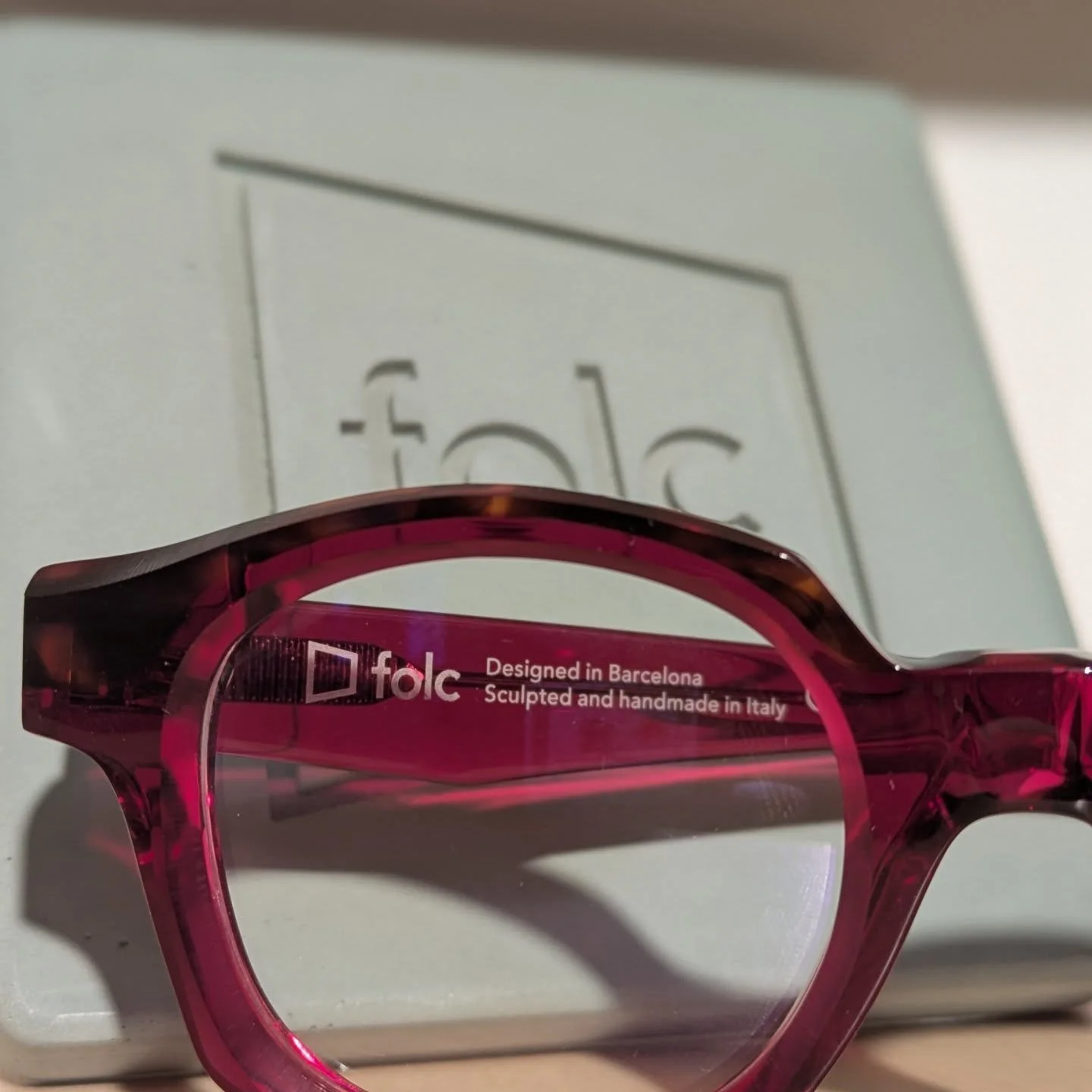 The colours and the sculpting of the @folc_eyewear 😍

Designed in Barcelona &amp; made in Italy - worn in Yorkshire ✊🏻