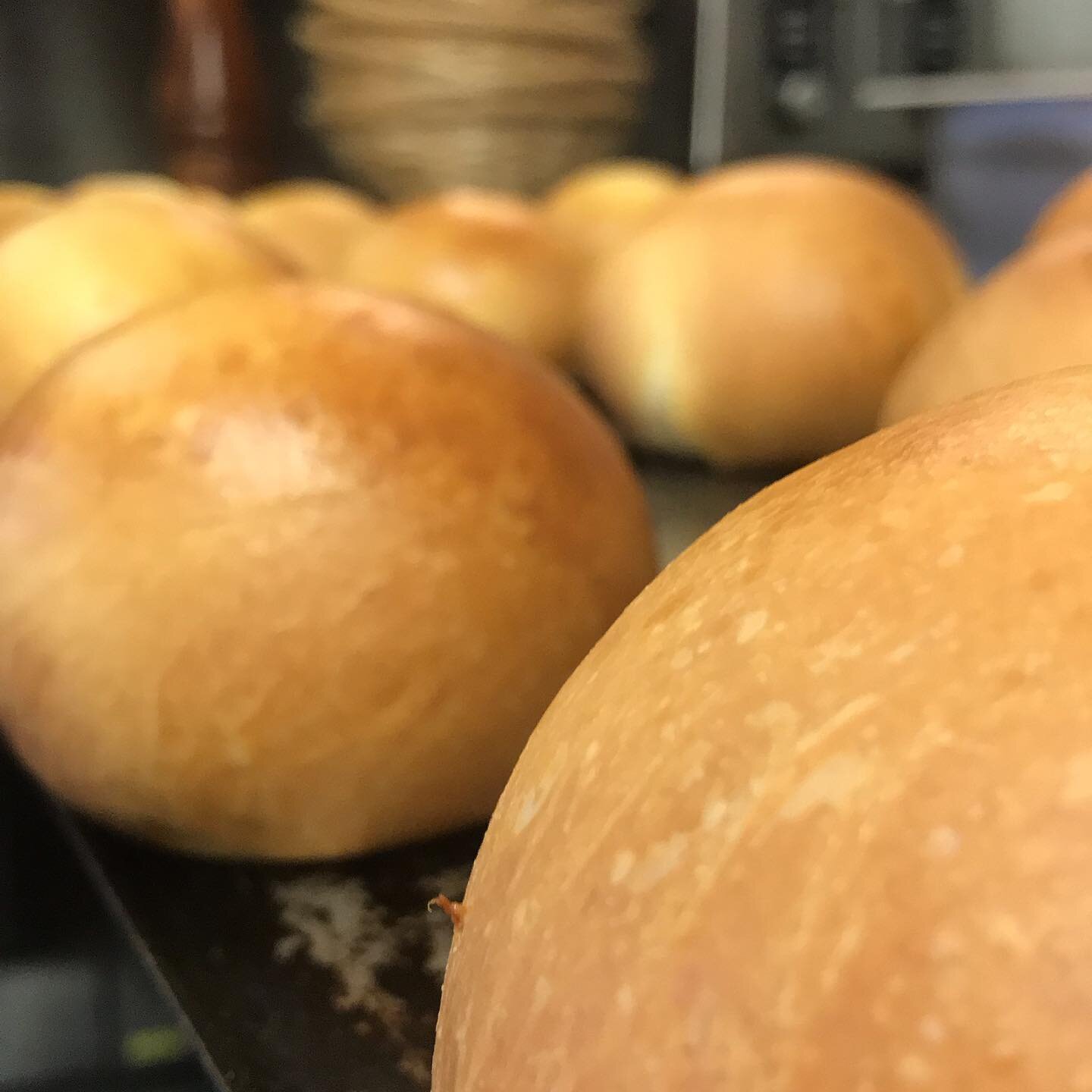 Brioche are out of the oven and ready for your royales, Benedicts and hunters breakfasts.
See you soon.
#mrsbs #breakfast