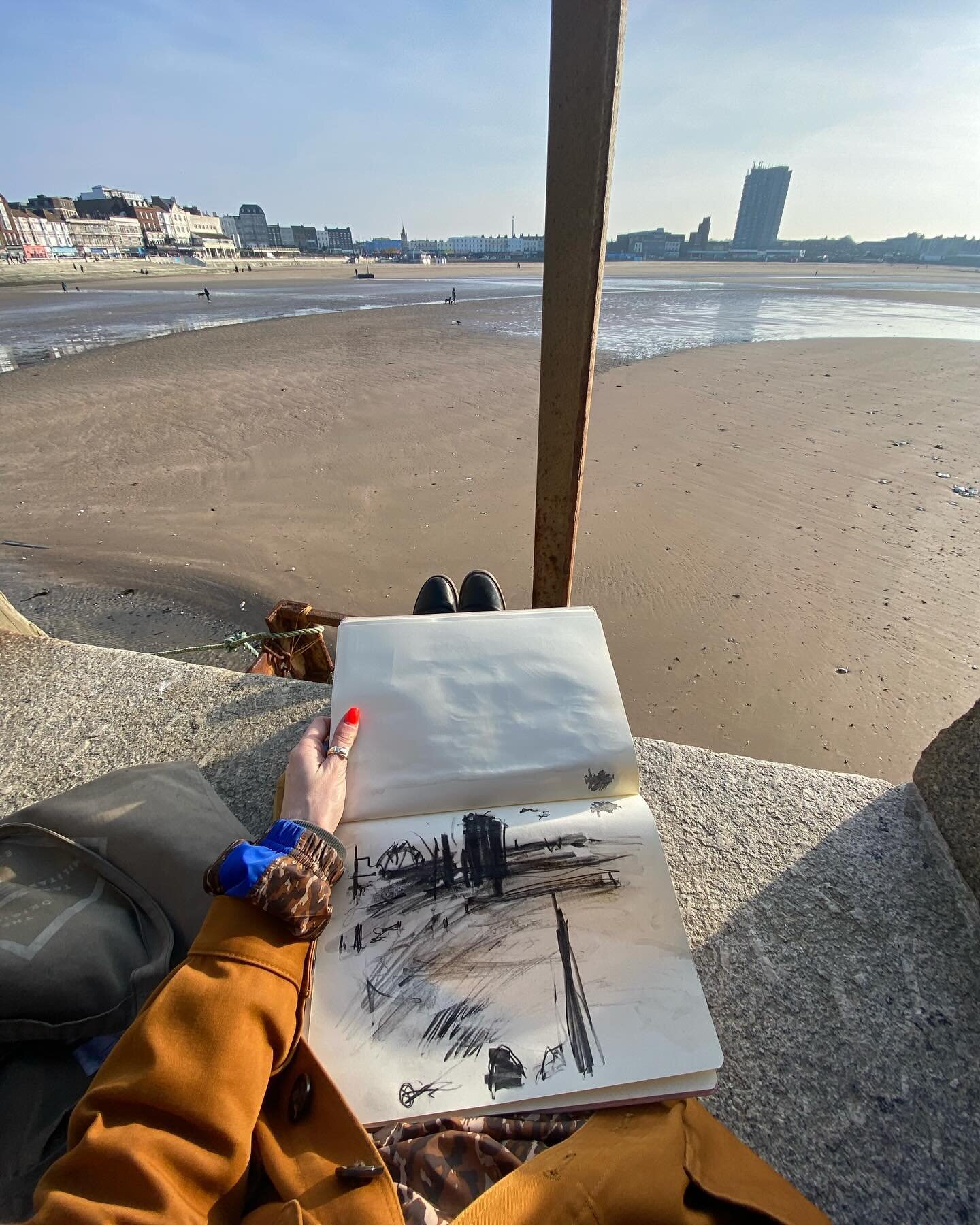 Enjoying the run, enjoying the Margate sun. 

Couldn&rsquo;t think of a better way to have spent #internationalwomensday&hellip;listening to @traceyeminstudio discussing arts education, abortion rights and inspiring positive change with @katy.hessel 