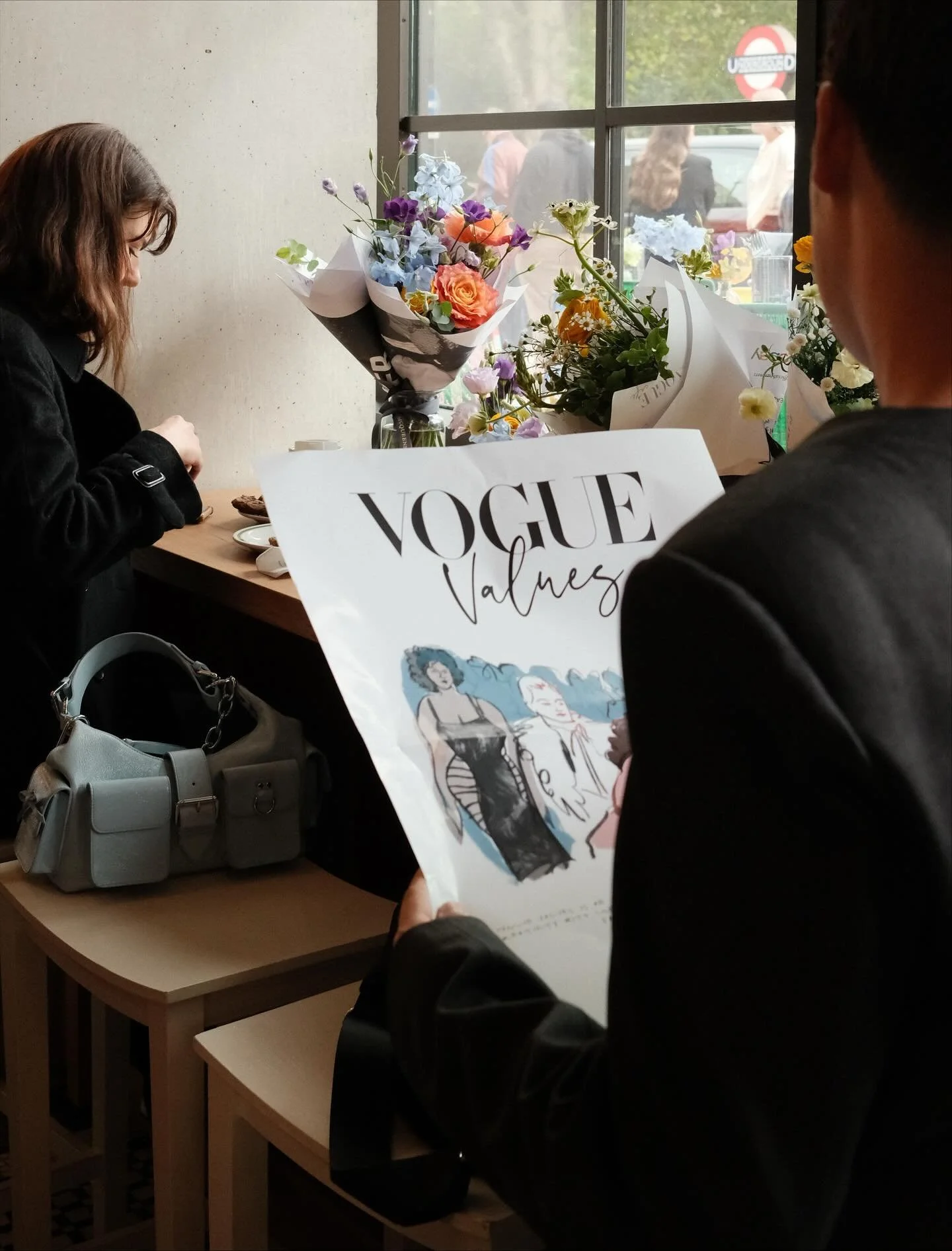 Read all about it! 🗞️ Vogue Caf&eacute; x @nike pop up at @cornershop180 for @londonfashionweek 🩷 @britishvogue 

Official photos @cecedipaolo 💥

#voguecafe#londonfashionweek#britishvogue