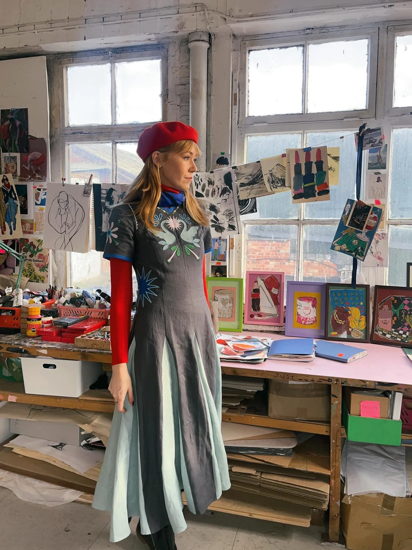 🦢Swanning around the studio @etnodim 🦢 

Dress by @etnodim - a Ukrainian brand who make the most beautiful, contemporary, folk-inspired embroidered clothing 🇺🇦🩵 *gift 

Scarf @secondstoriesofficial - knitted in Scotland. 
Beret @lockhatters 
Boo