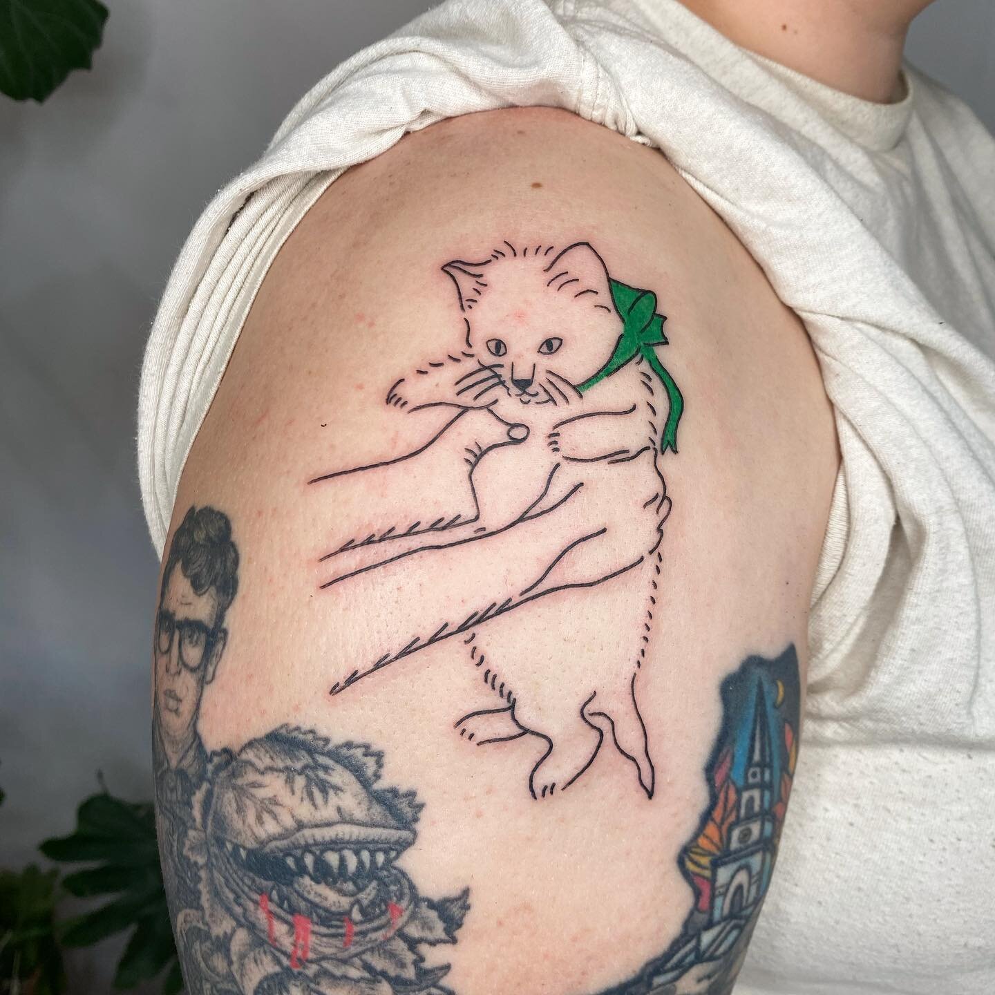 I&rsquo;ve been loving using some bolder linework lately,  especially on something as soft and tender as this baby kitten from my flash for Caitlyn &mdash; swipe for a new mice pair, healed cake and healed cookbook pig both from last year ❤️&zwj;🔥