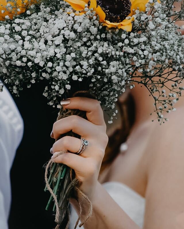 I&rsquo;m in love, I&rsquo;m in love and I don&rsquo;t care who knows it! 🥰
I&rsquo;ve been a photographer for over 3 years and to this day, I love everything from stressful wedding seasons to celebrating my clients marriage after a year of planning