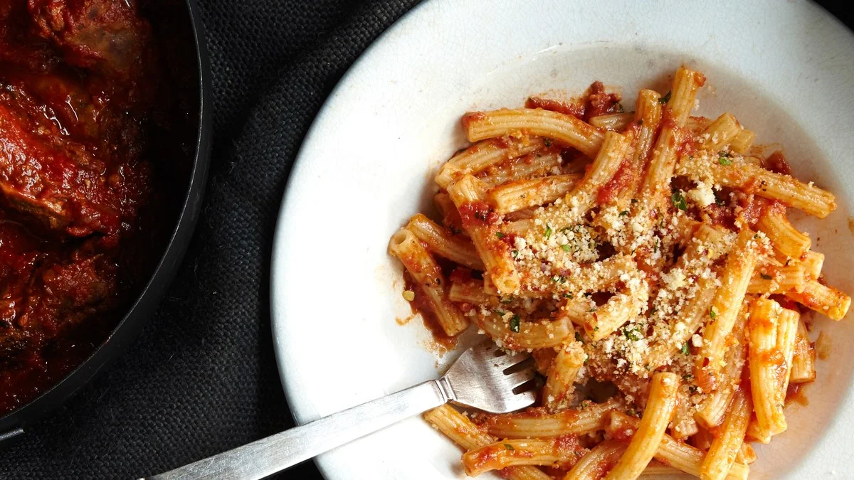 sunday-sauce-with-sausage-and-braciole1.jpg