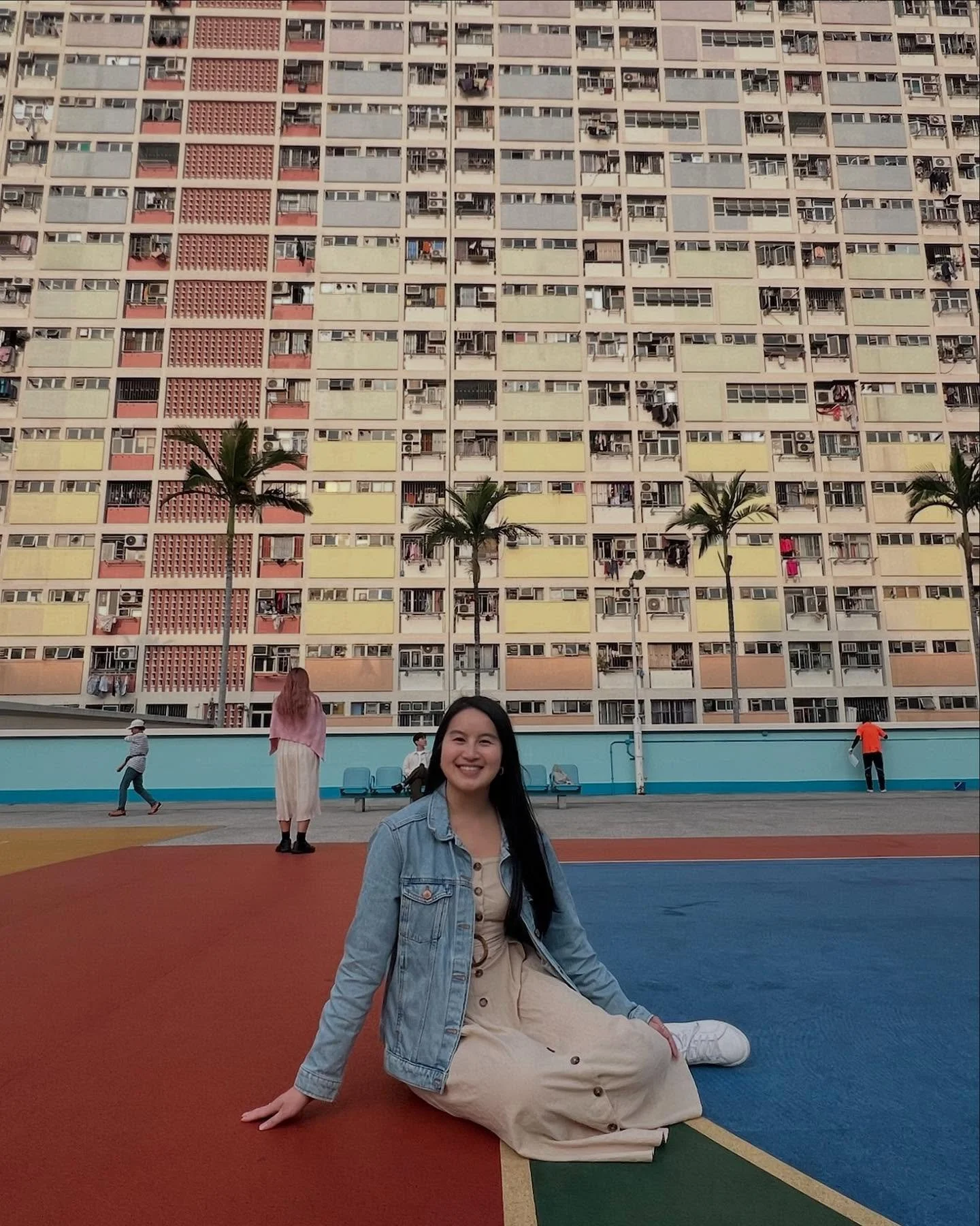 Just dim sum-ing around and eating our way through Hong Kong 🇭🇰 😋🍴 Been missing those BBQ meats and po tats since going there 5 months ago 🥺 

📍 Choi Hung Estate 🌈 
📍 Kison Roasted Goose 🍗 
📍 Avenue of Stars ⭐️ 
📍 Yik Cheong Building 🏙️
?