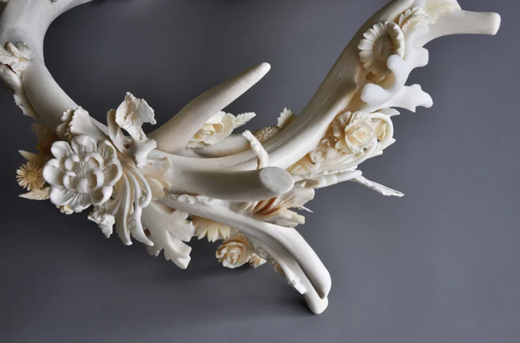 Compositae Neckpiece - Detail