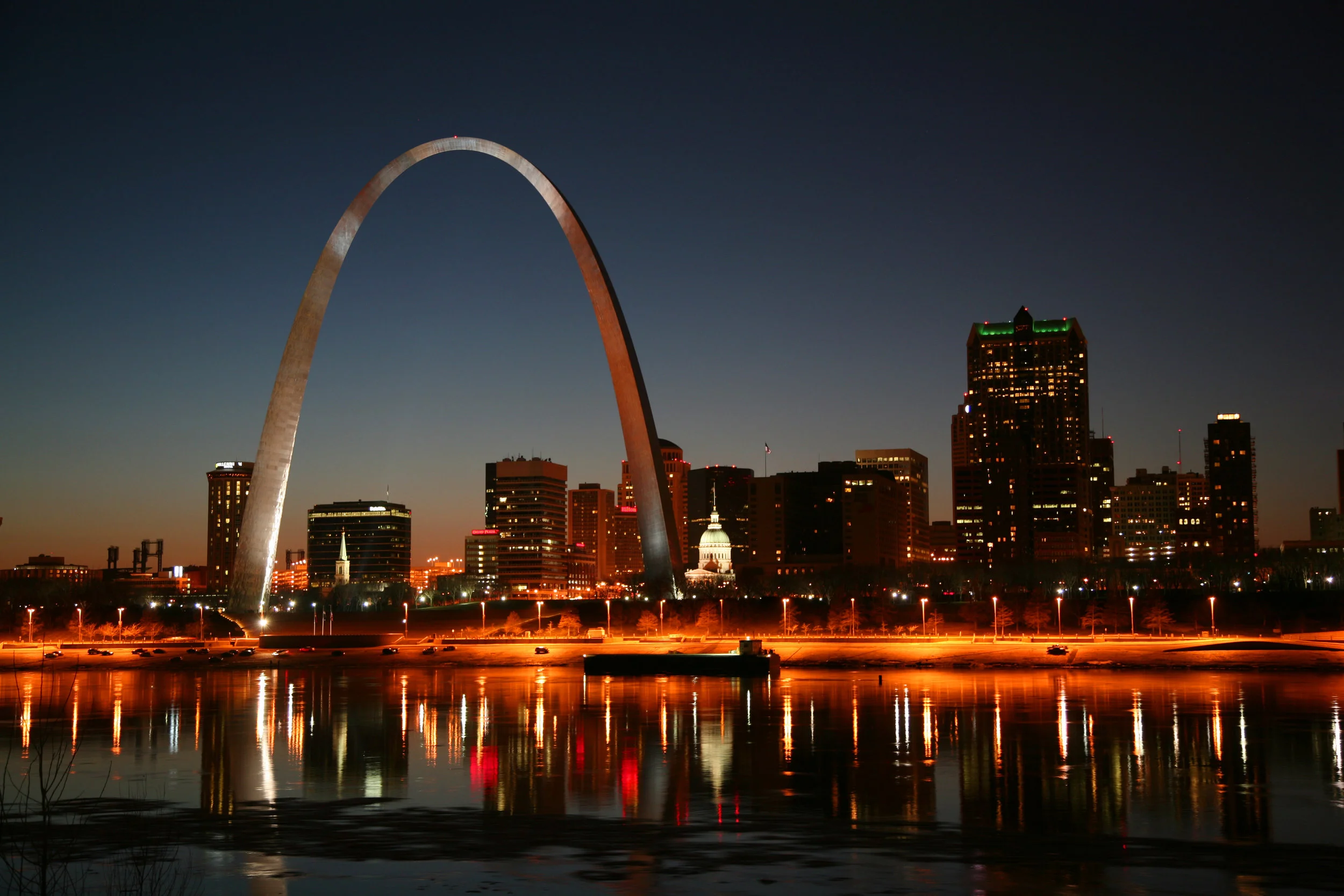 St_Louis_night copy.jpg