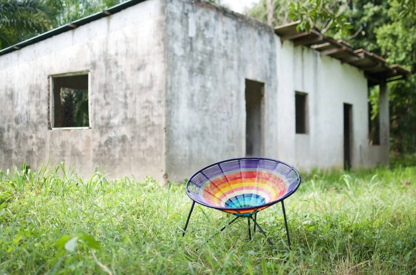 "Solo la ingenuidad colombiana podría idearse una silla hecha de derivados de hoja de palma y cultivos de banano." - Rafael Zúñiga, Director Creativo de Tucurinca