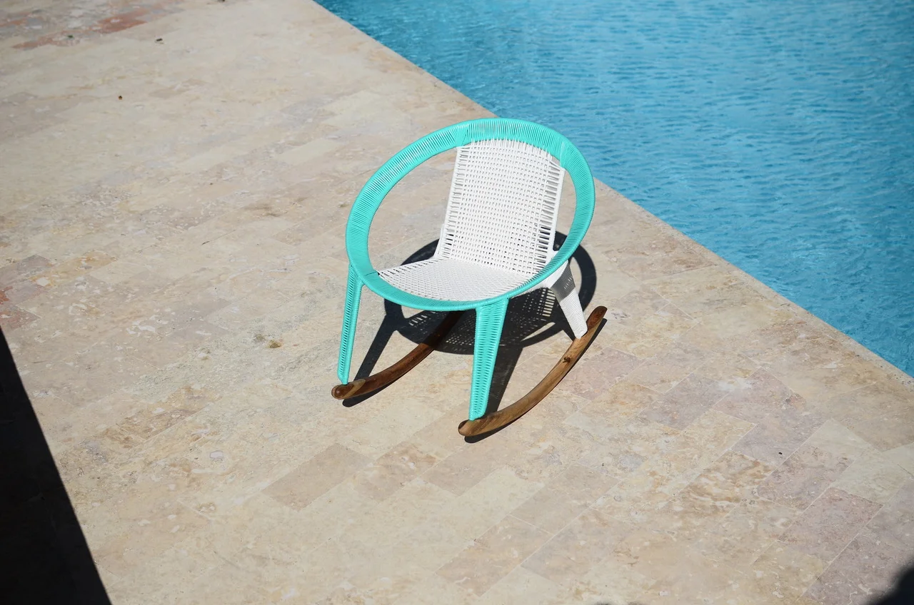 Lo último de Tucurinca, la silla Suprema.
