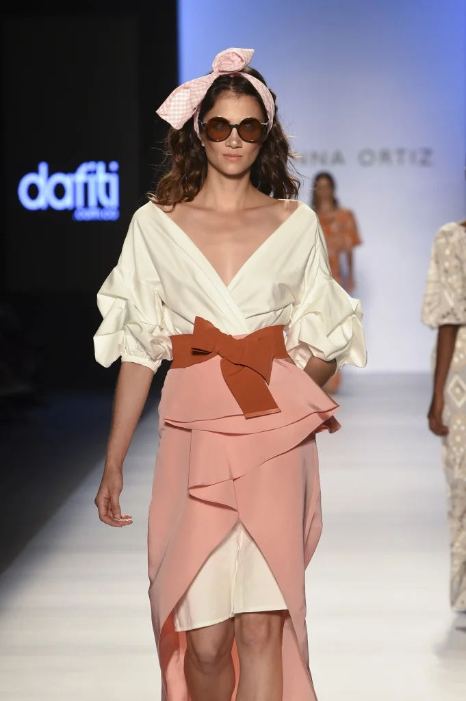 Desfile de Johanna Ortiz en Colombiamoda 2015. Foto propiedad de Inexmoda.