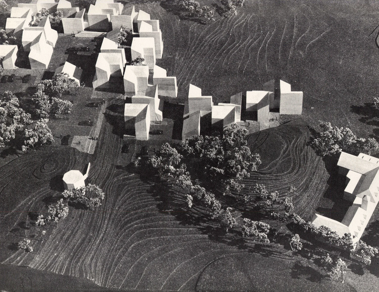 James Estate, Model