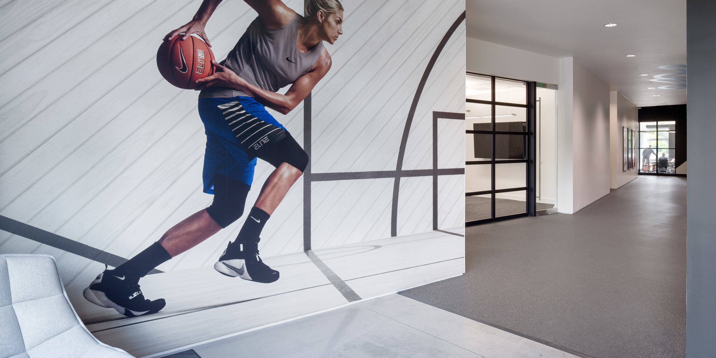 Heroic graphics connect to the architecture