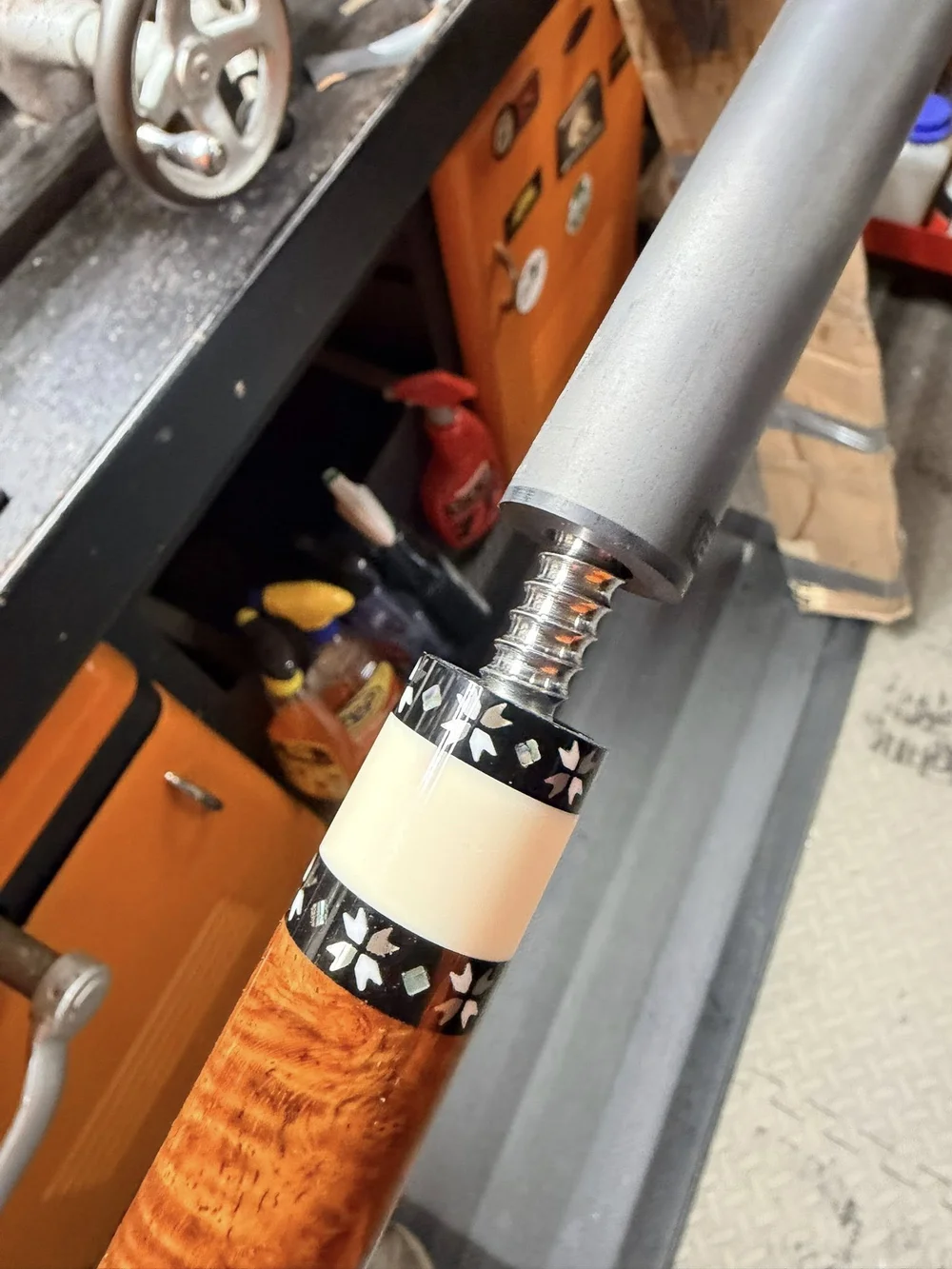 Cue joint detail