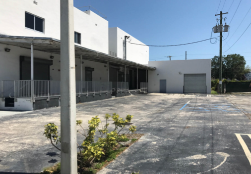 PRIVATE LOT - 95.5 FT (L) x 80 FT (W) LOADING DOCK - 93 FT (L) x 9.5 FT (W)