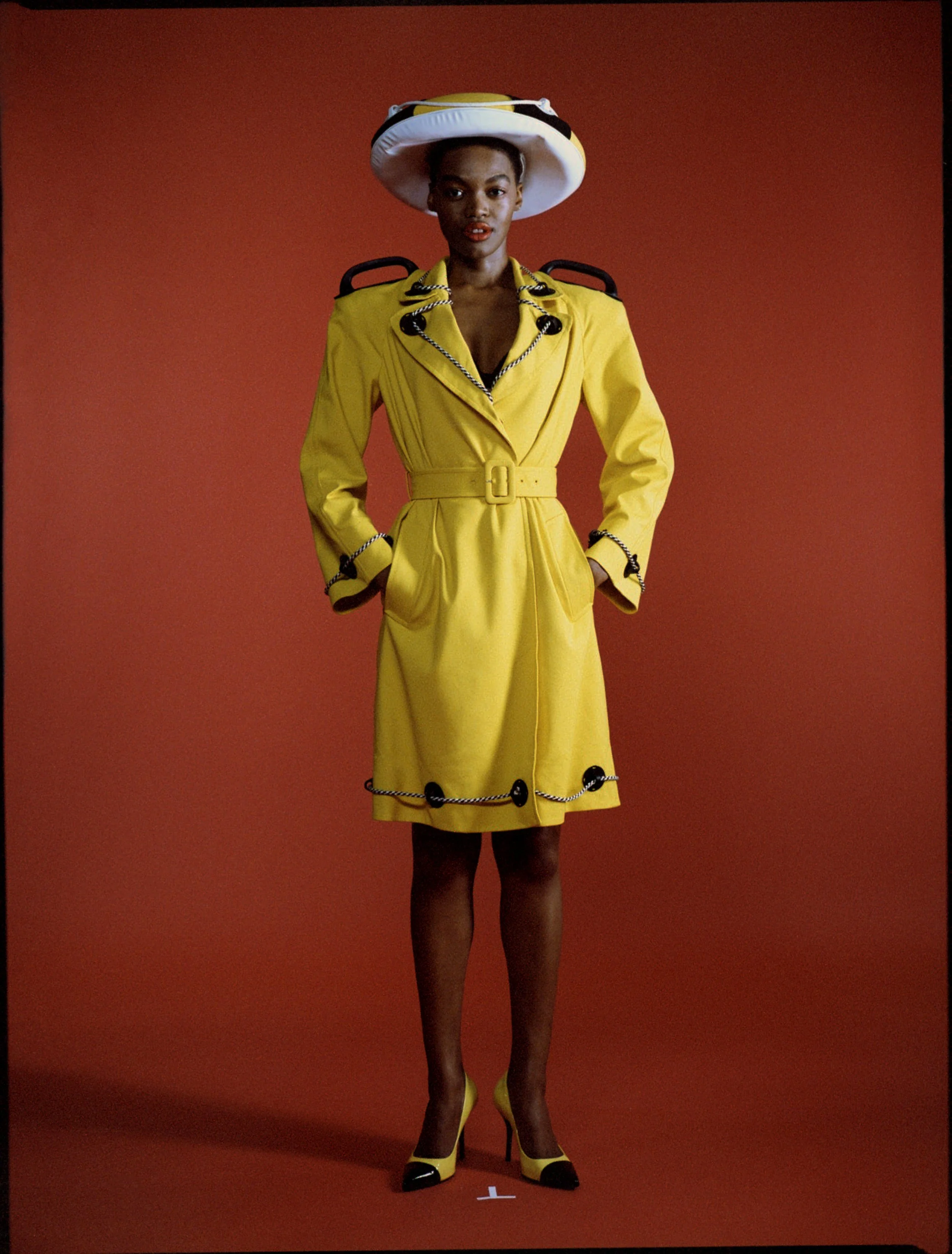 TROPICALIA-MOSCHINO-LOOK6-40.jpg