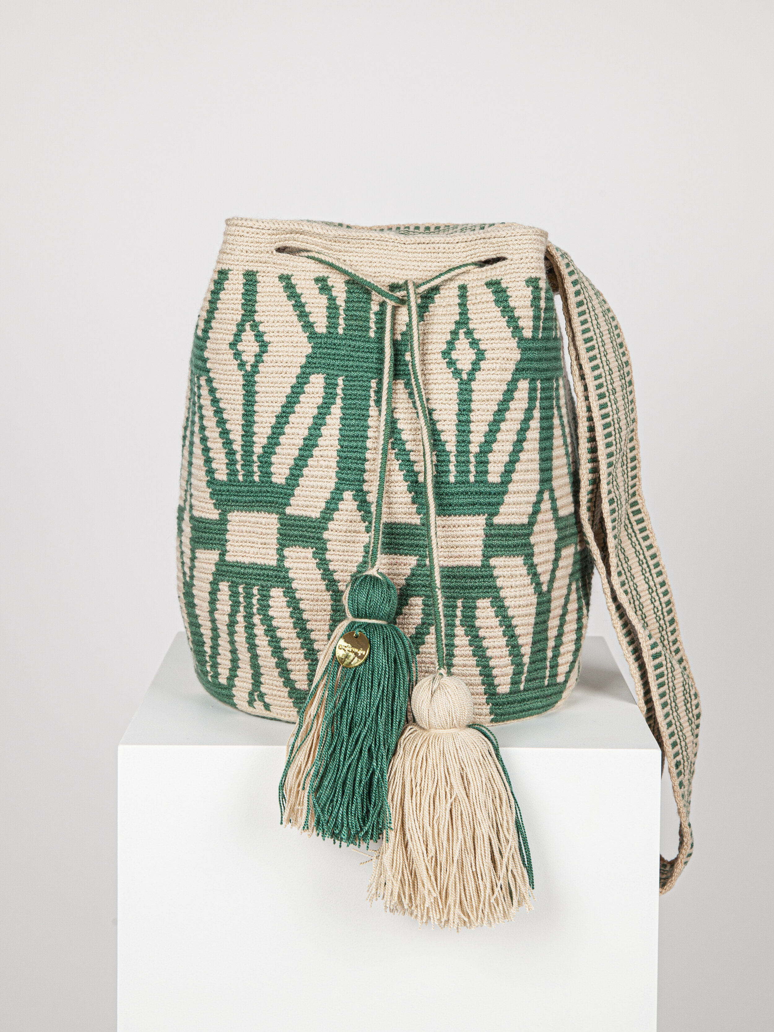 LARGE WAYUU PATTERNED BAG - GREEN 