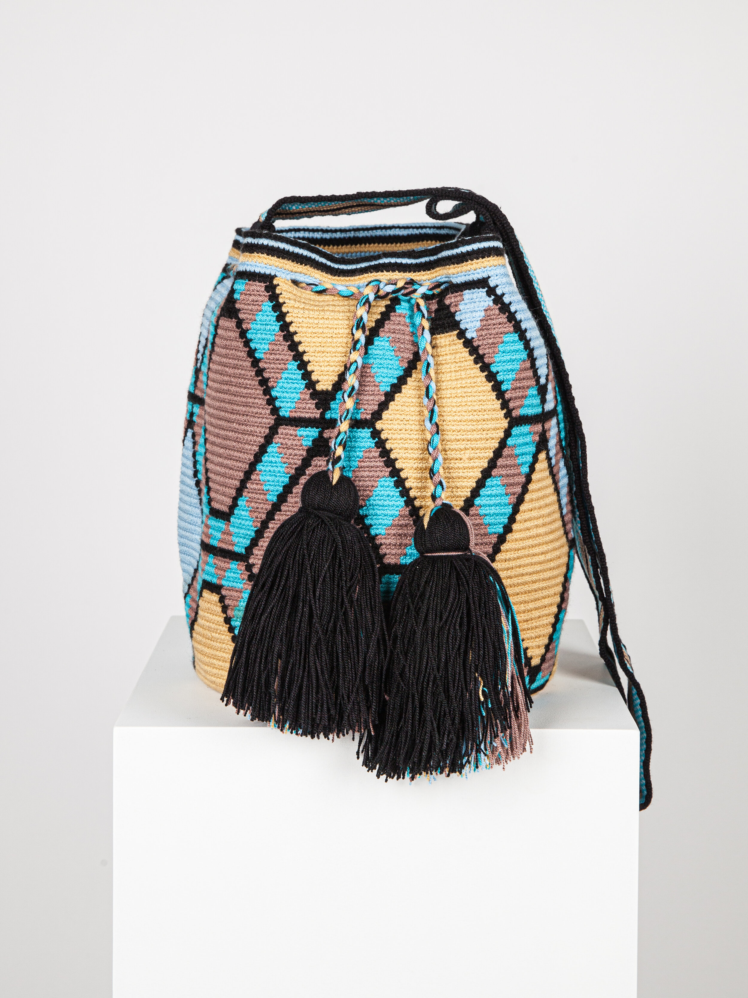 LARGE WAYUU PATTERNED BAG - DIAMOND BLUE 