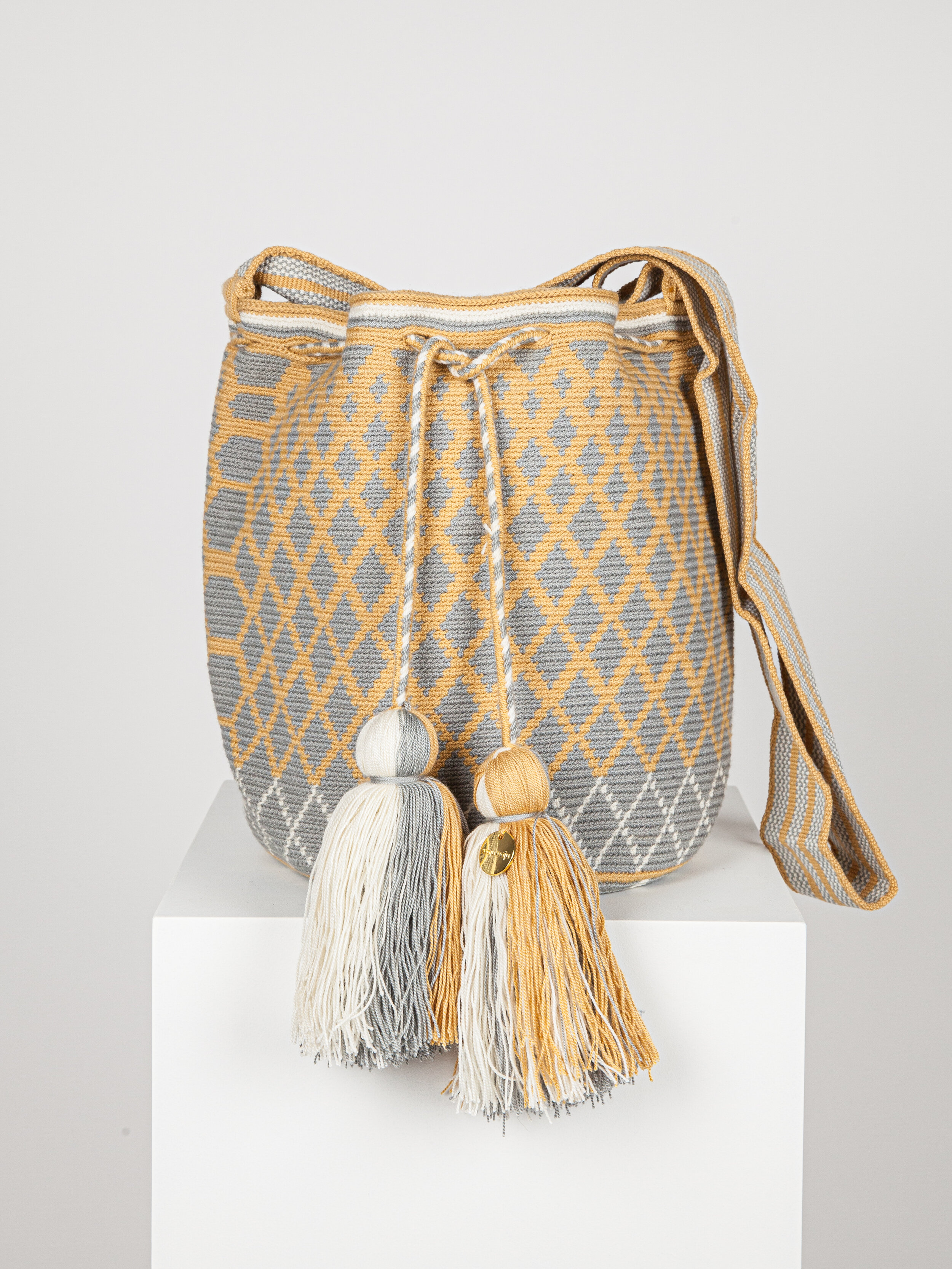 LARGE WAYUU PATTERNED BAG - LIGHT GREY 
