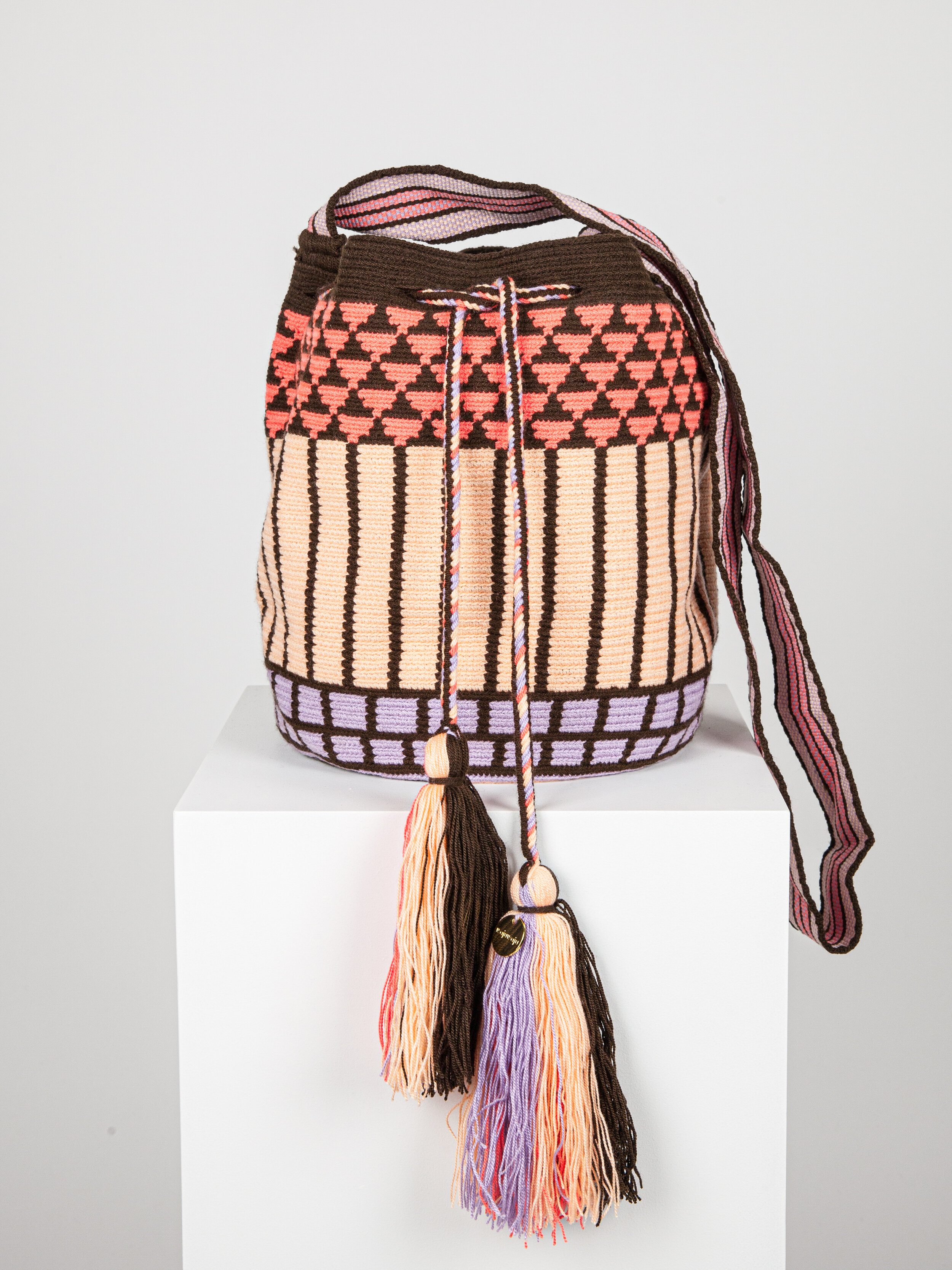LARGE WAYUU PATTERNED BAG - BROWN 