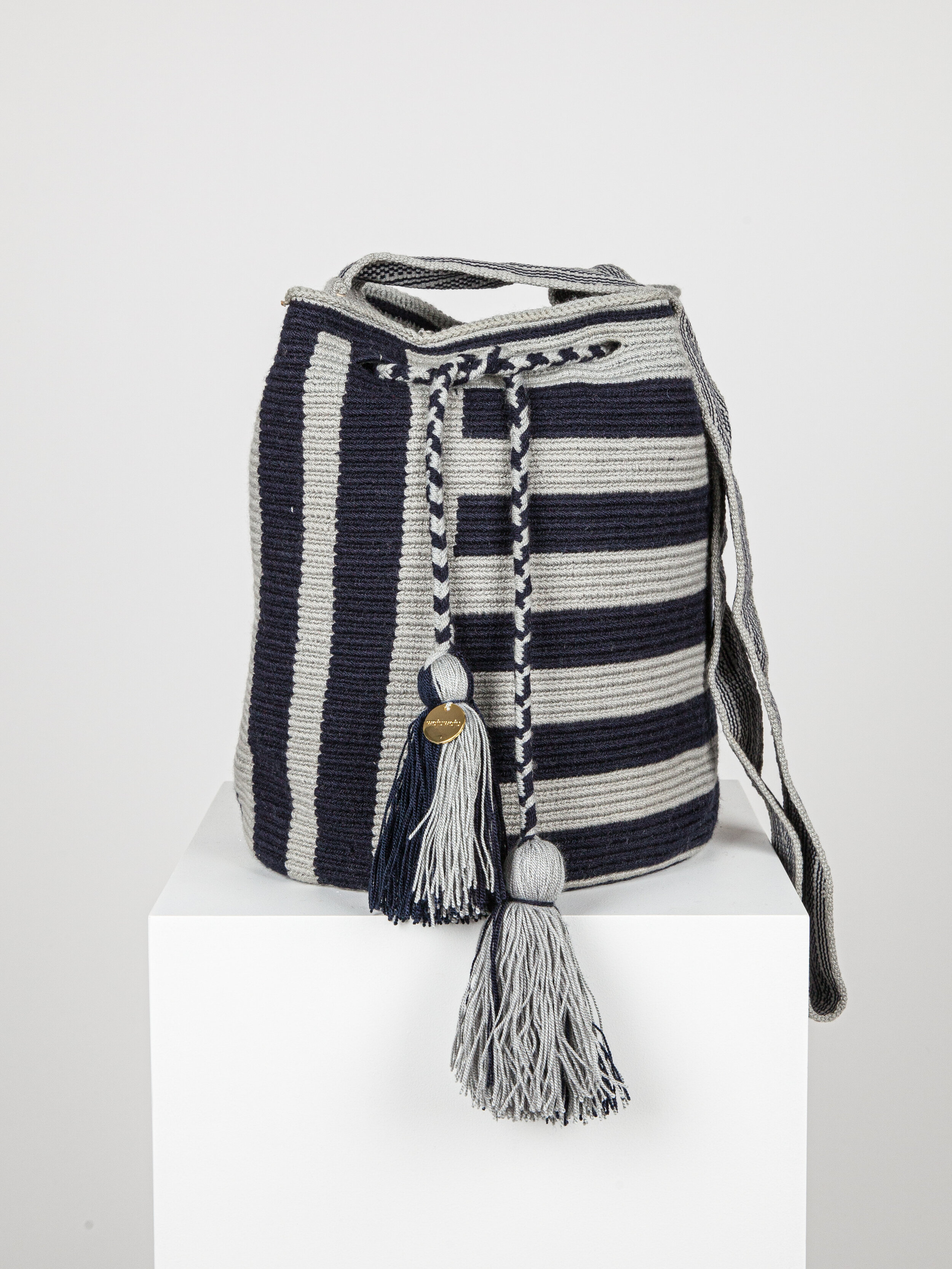 LARGE WAYUU PATTERNED BAG - GREY AND BLUE LINES