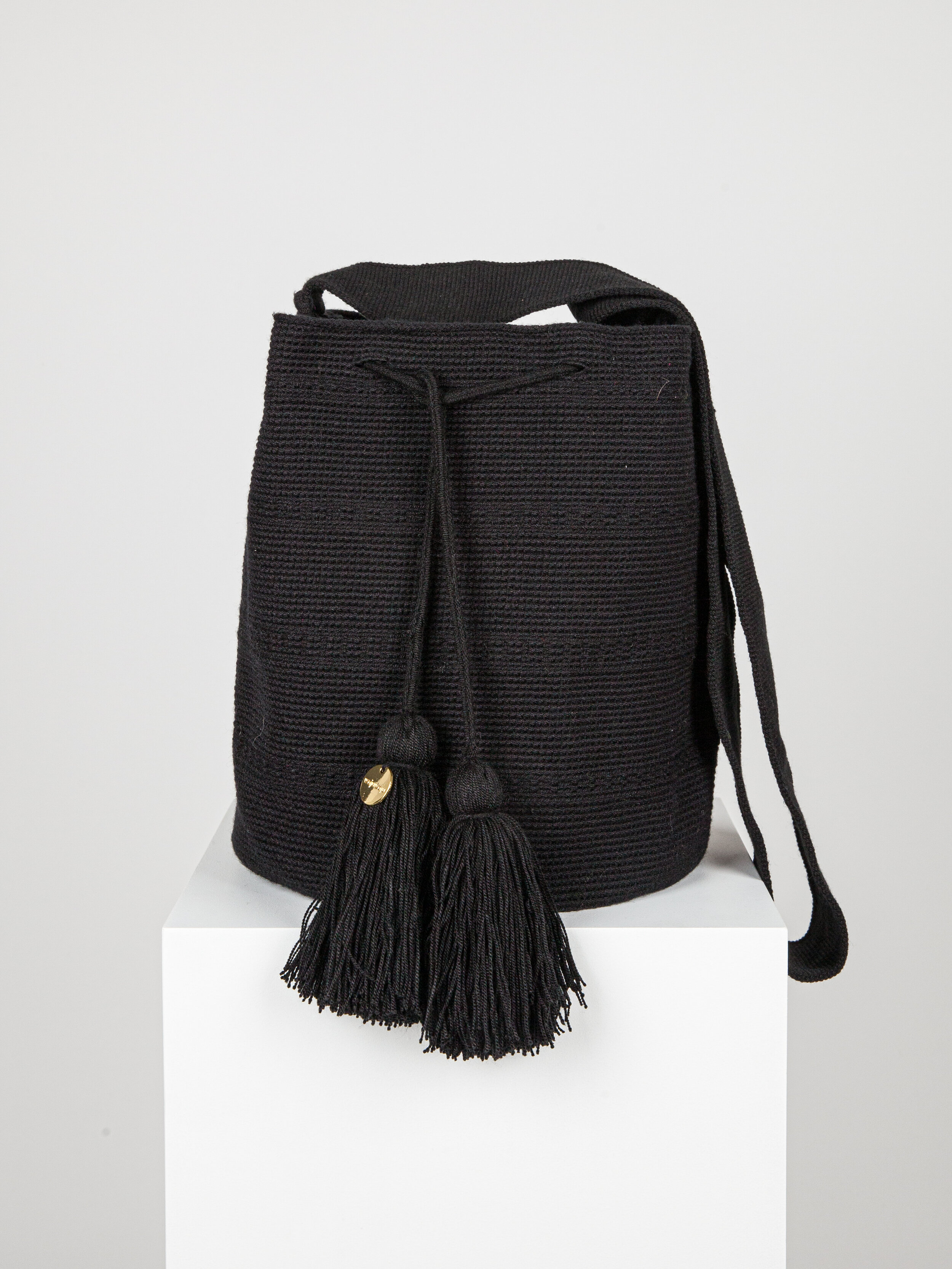 LARGE WAYUU UNI-COLOUR BAG - BLACK