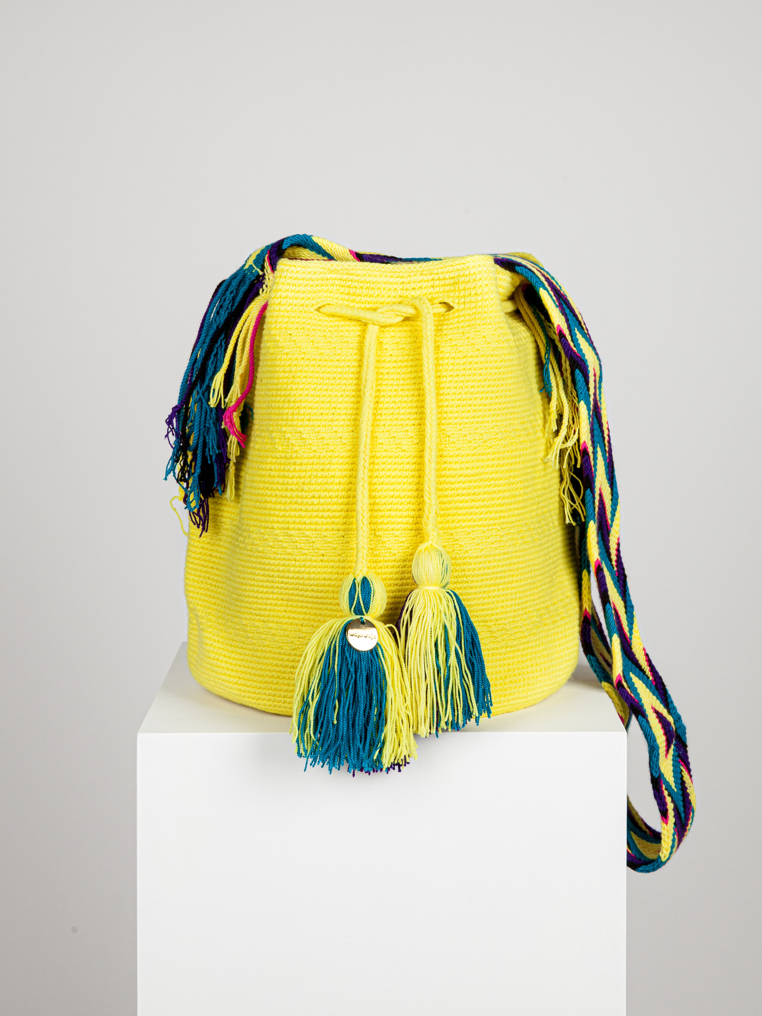 LARGE WAYUU UNI-COLOUR BAG - BRIGHT YELLOW
