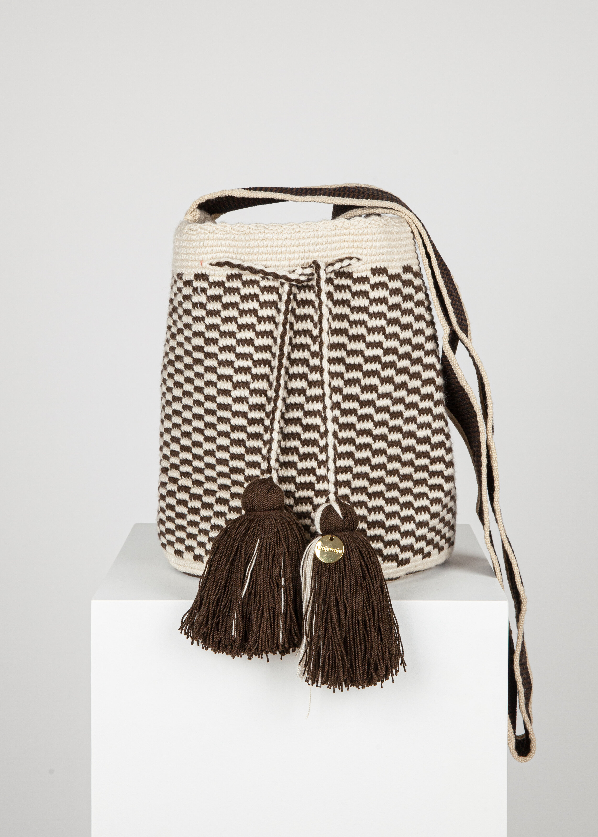 LARGE WAYUU PATTERNED BAG - BROWN AND BEIGE 