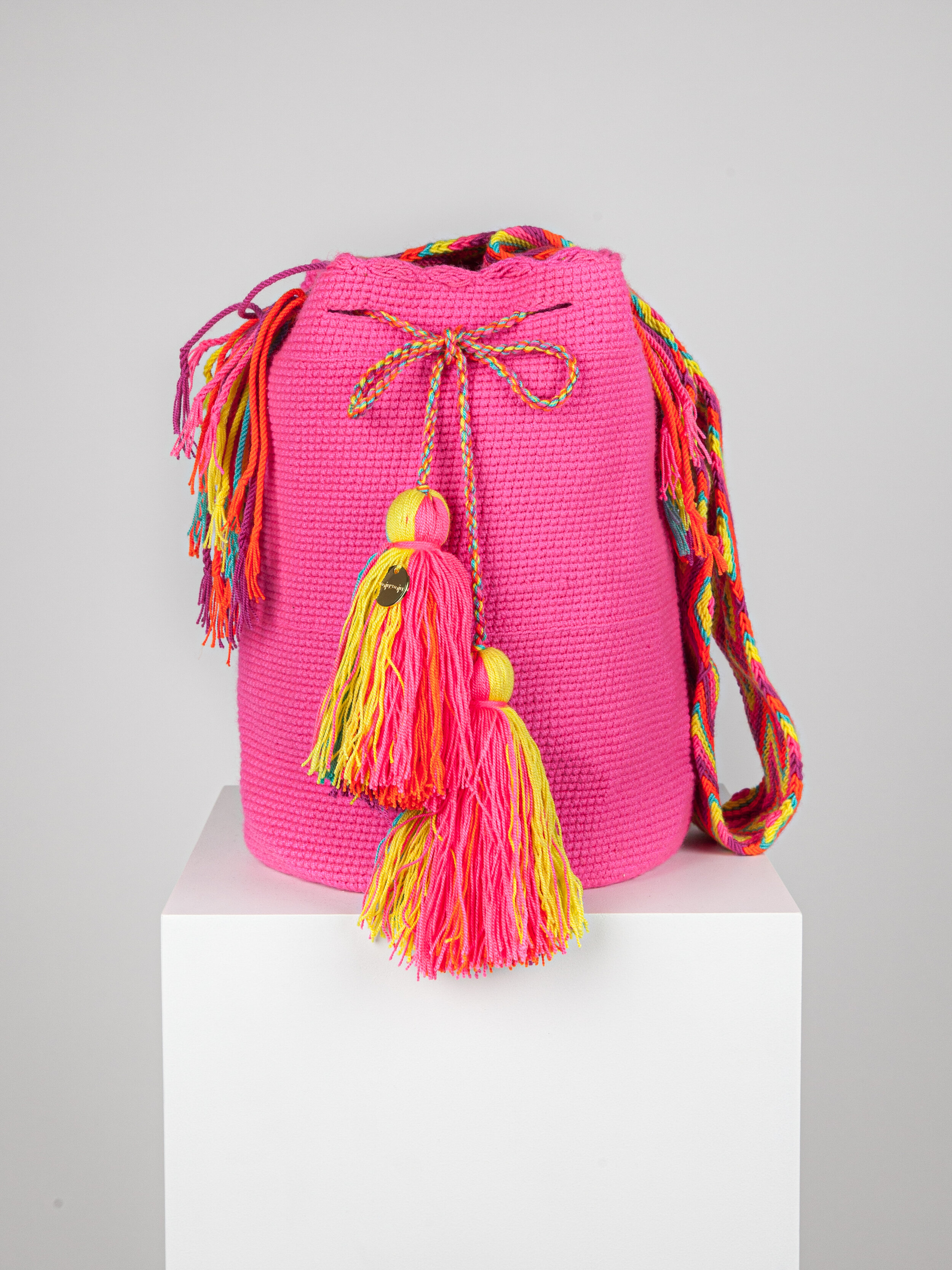 LARGE WAYUU UNI-COLOUR BAG -  NEON PINK 