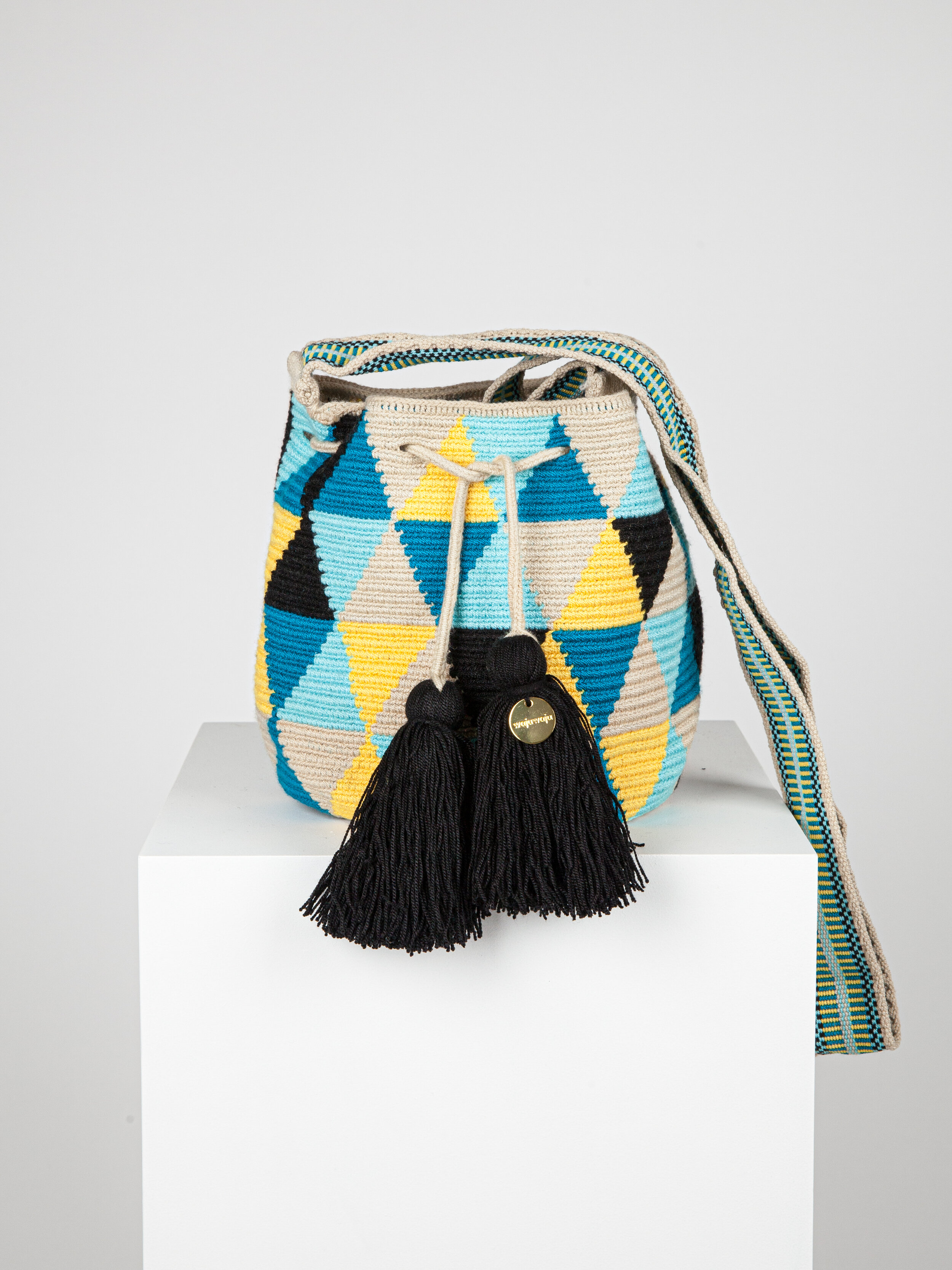 MEDIUM WAYUU PATTERNED BAG - BLUE TRIANGLES 