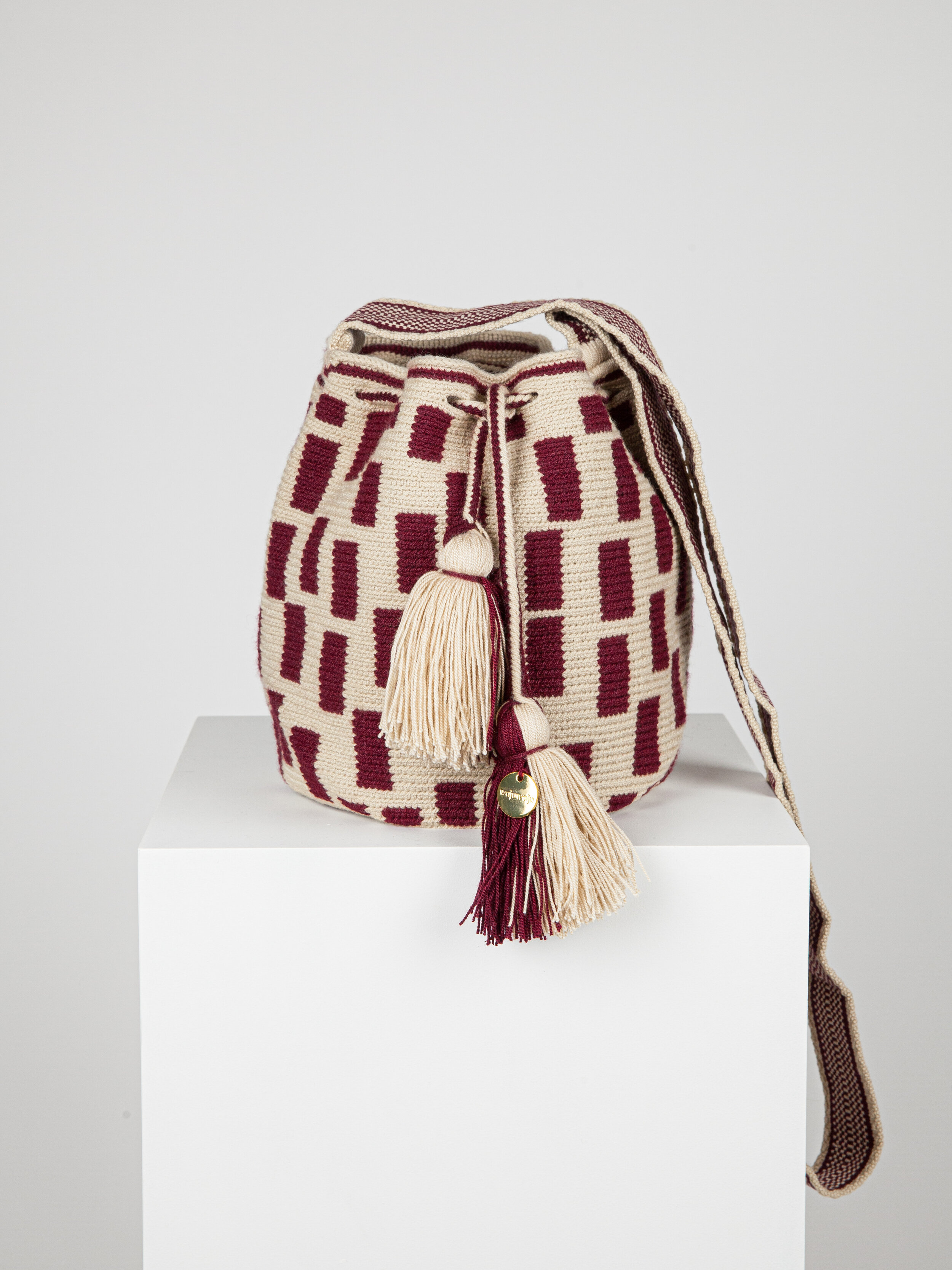 MEDIUM WAYUU PATTERNED BAG - RED RECTANGLES 