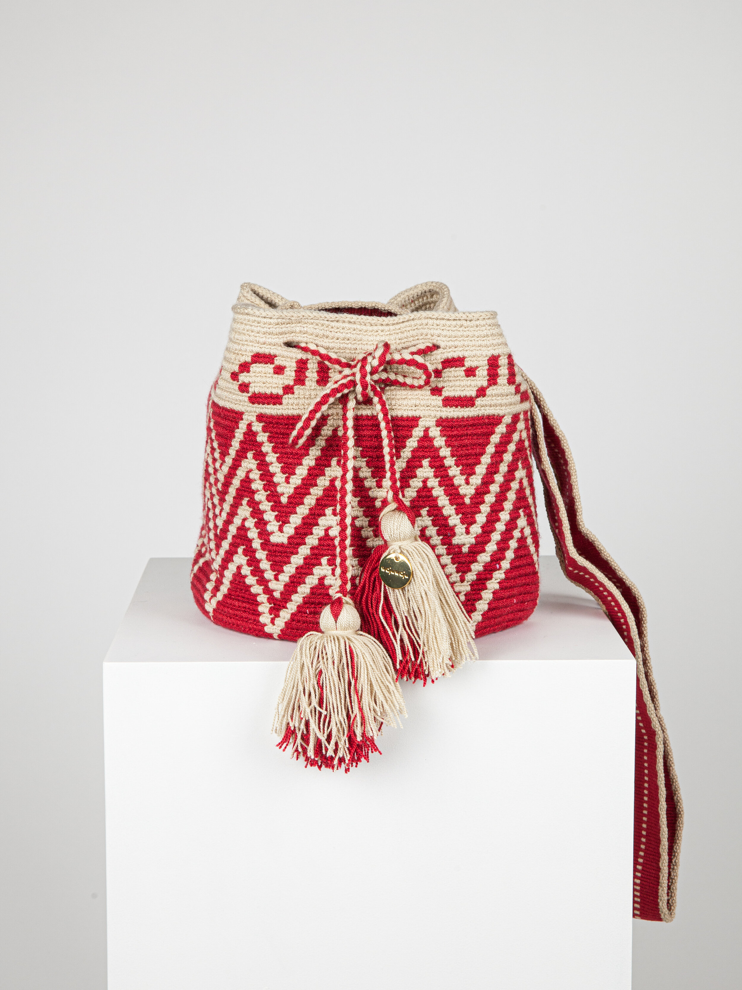 MEDIUM WAYUU PATTERNED BAG - RED 