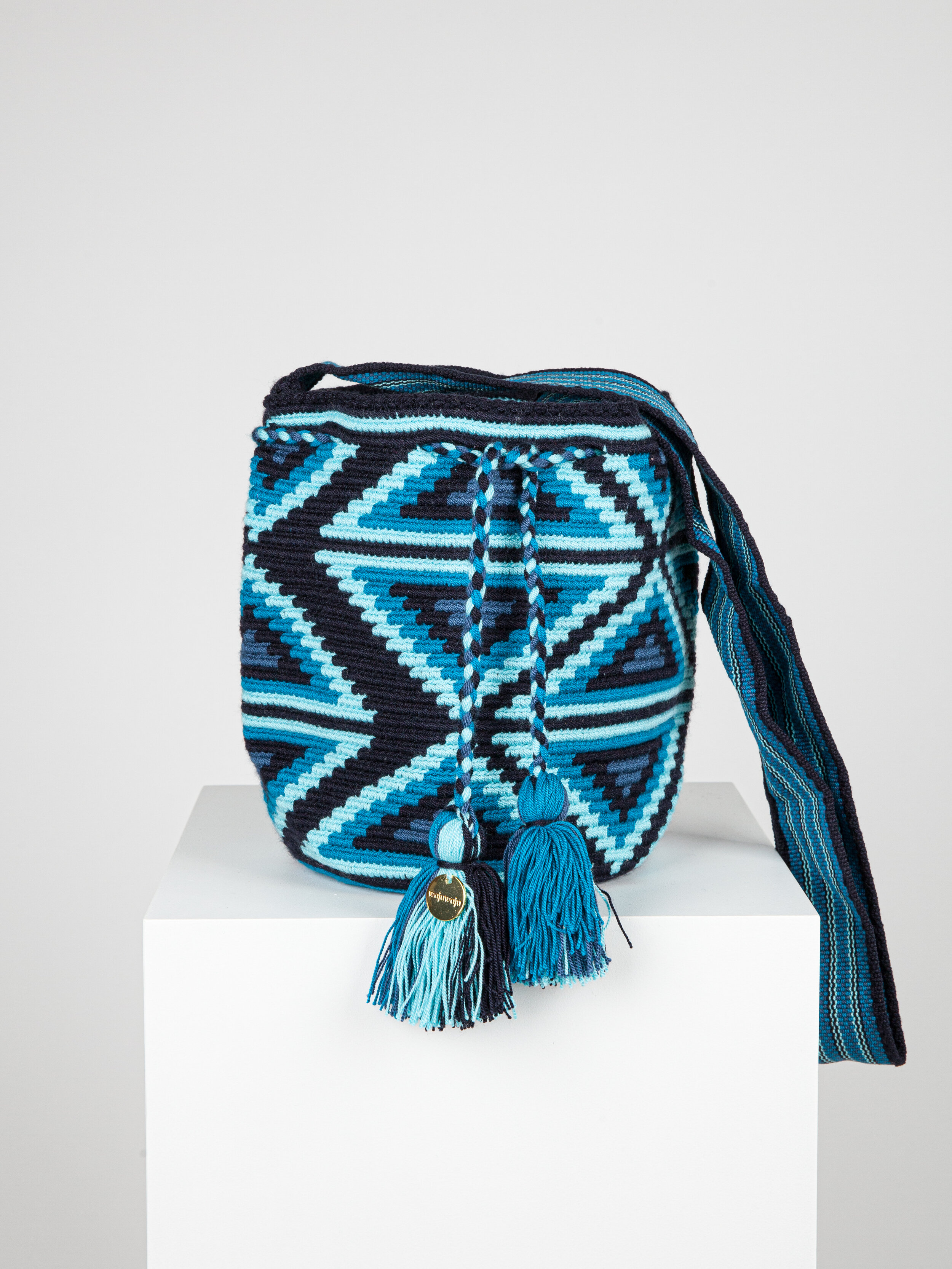 MEDIUM WAYUU PATTERNED BAG - DARK BLUE 