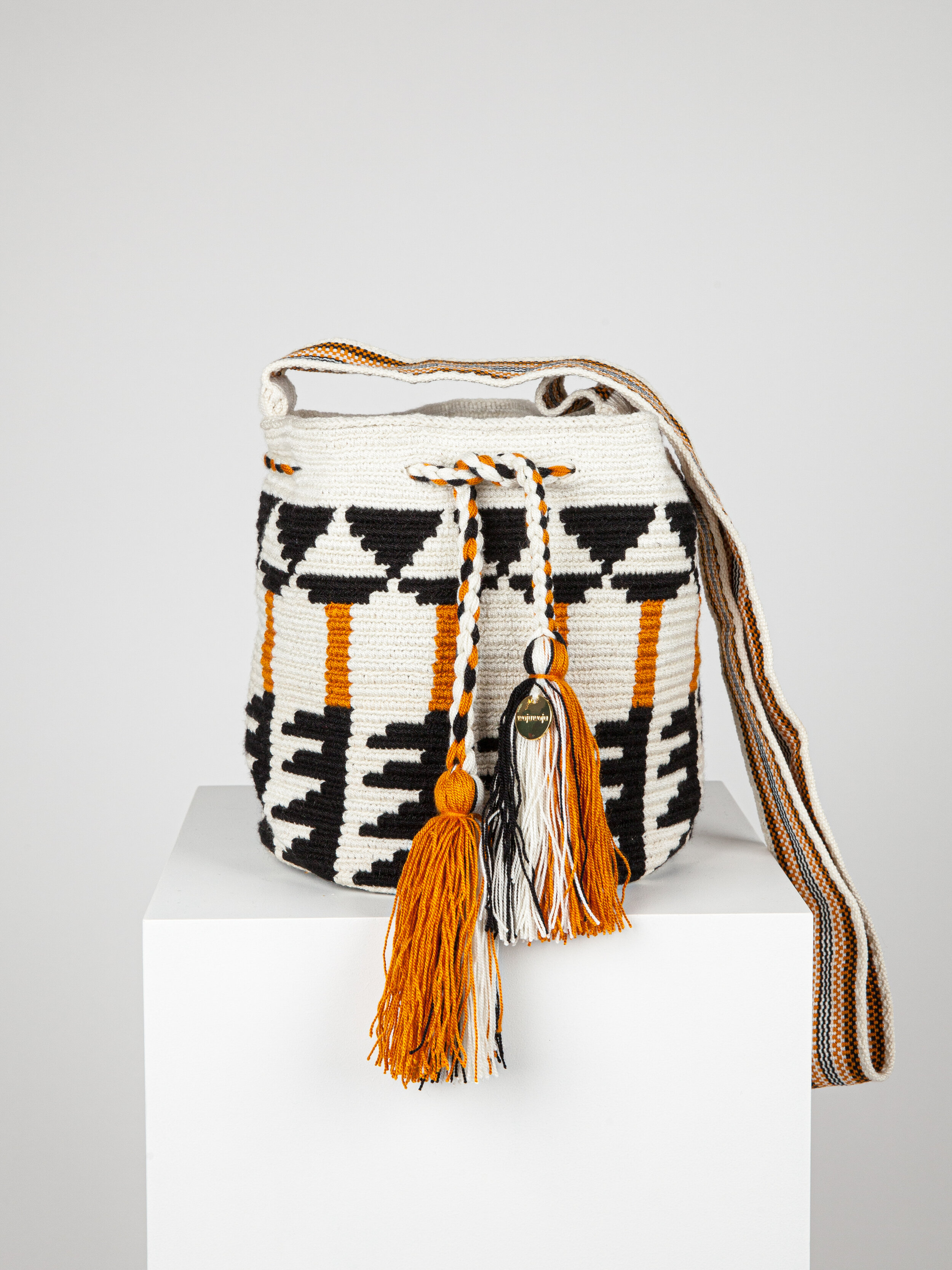 MEDIUM WAYUU PATTERNED BAG - ORANGE / BLACK