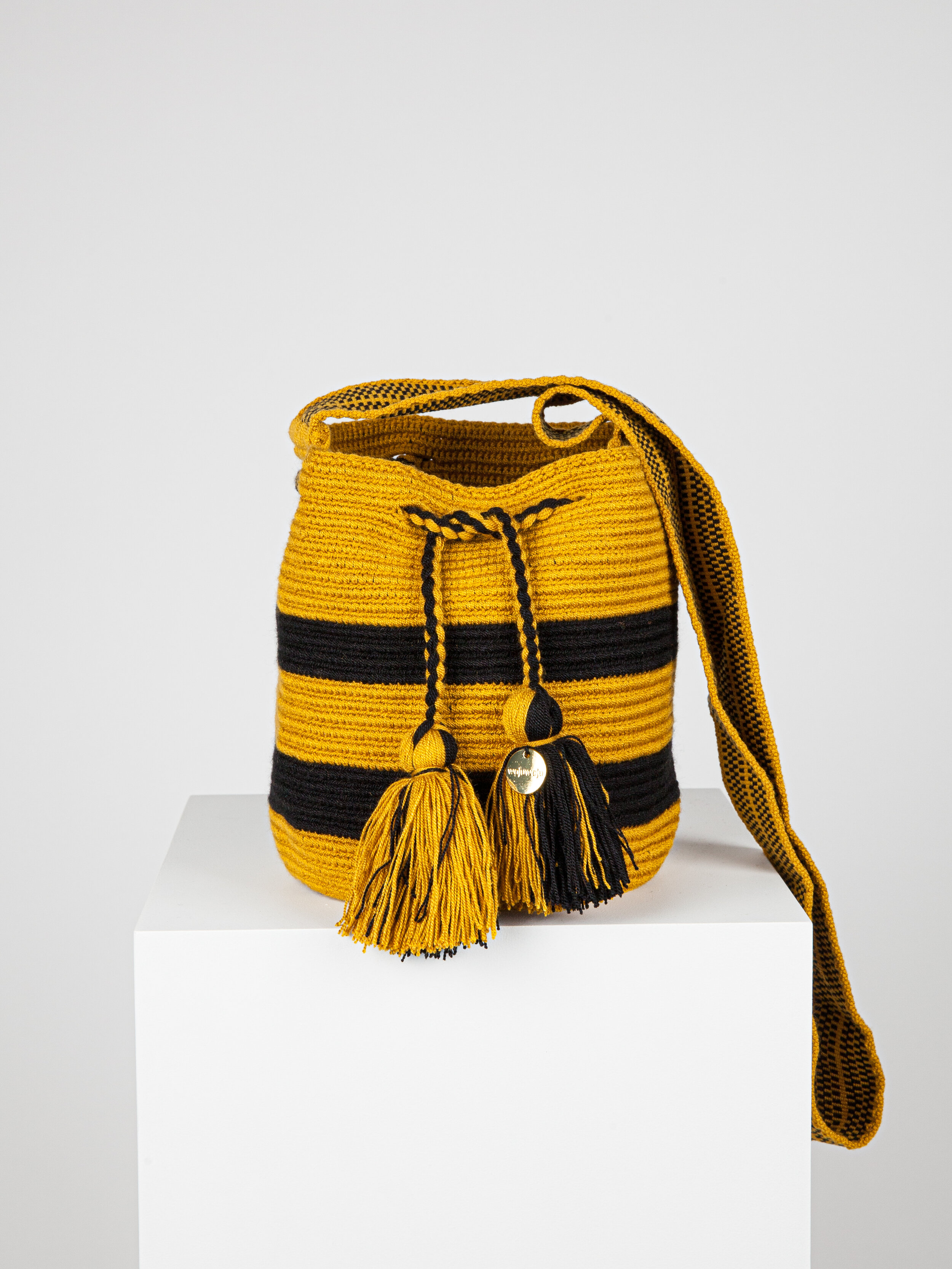 MEDIUM WAYUU PATTERNED BAG - BLACK / YELLOW STRIPE
