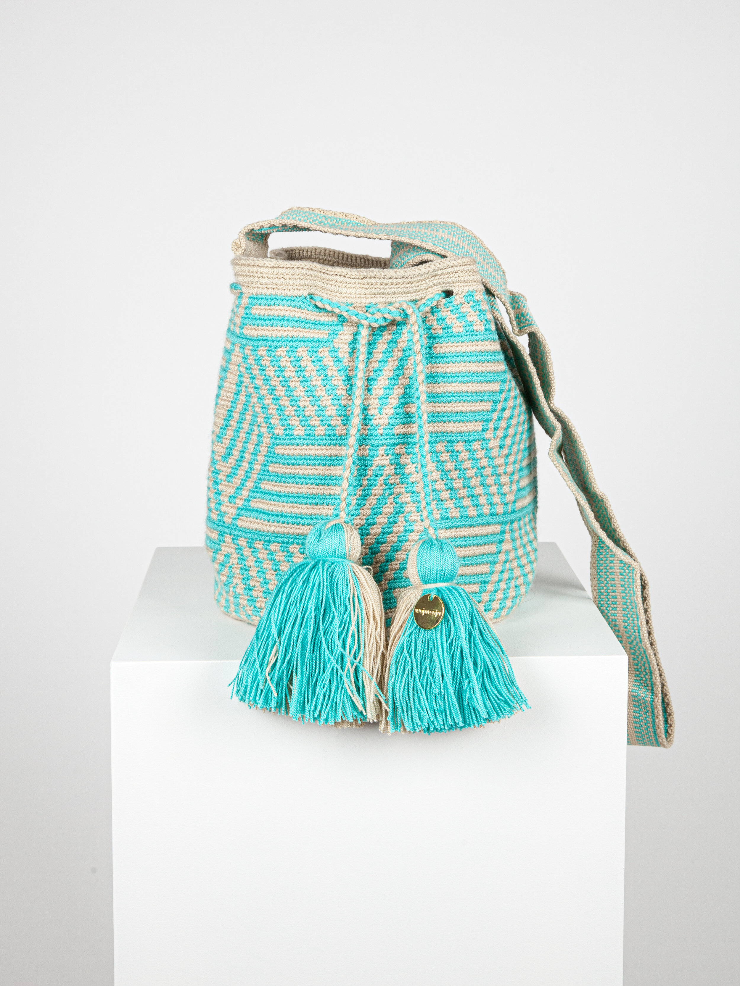 MEDIUM WAYUU PATTERNED BAG - BLUE ZIG ZAG