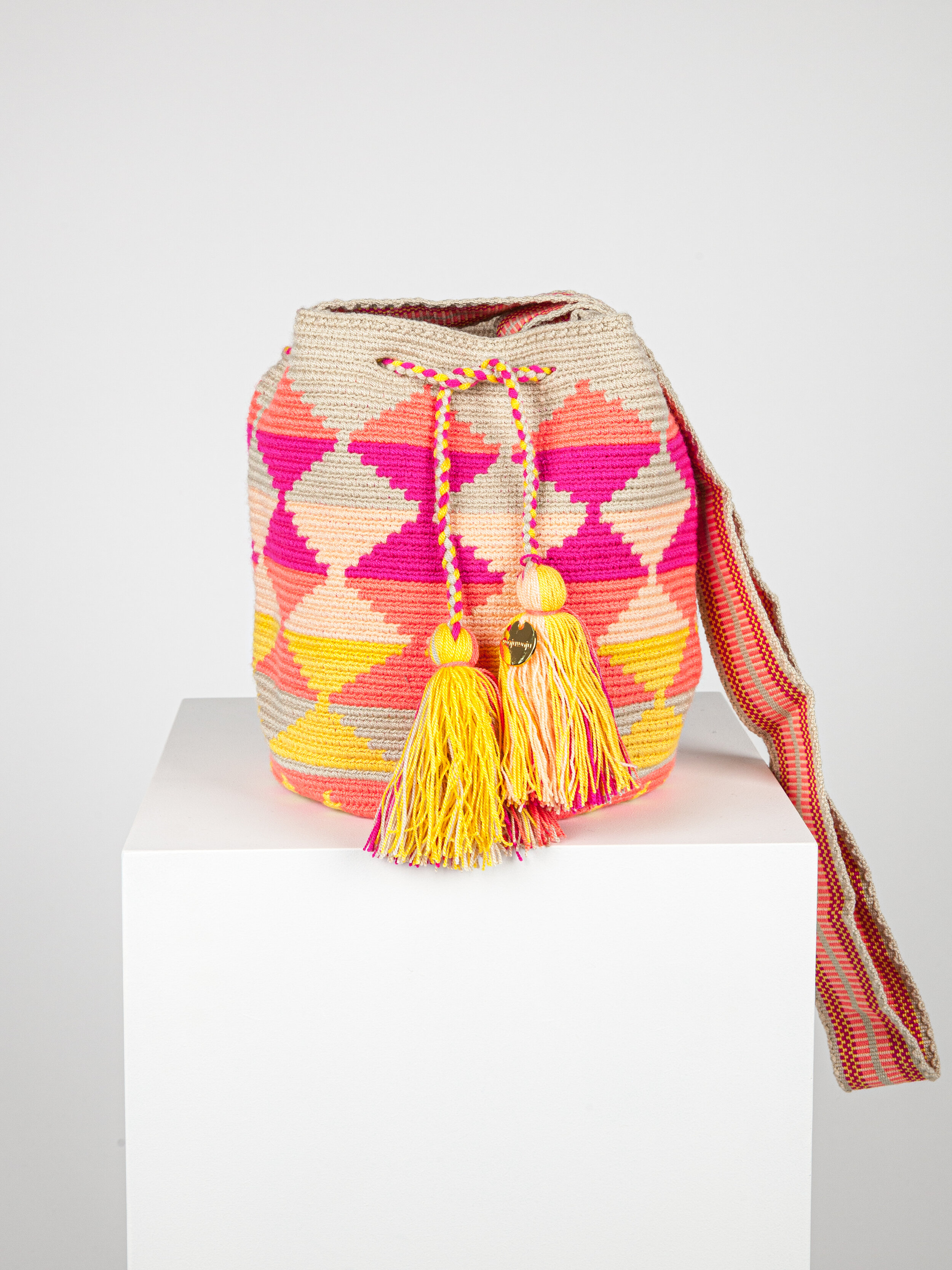 MEDIUM WAYUU PATTERNED BAG - YELLOW / PINK TRIANGLE