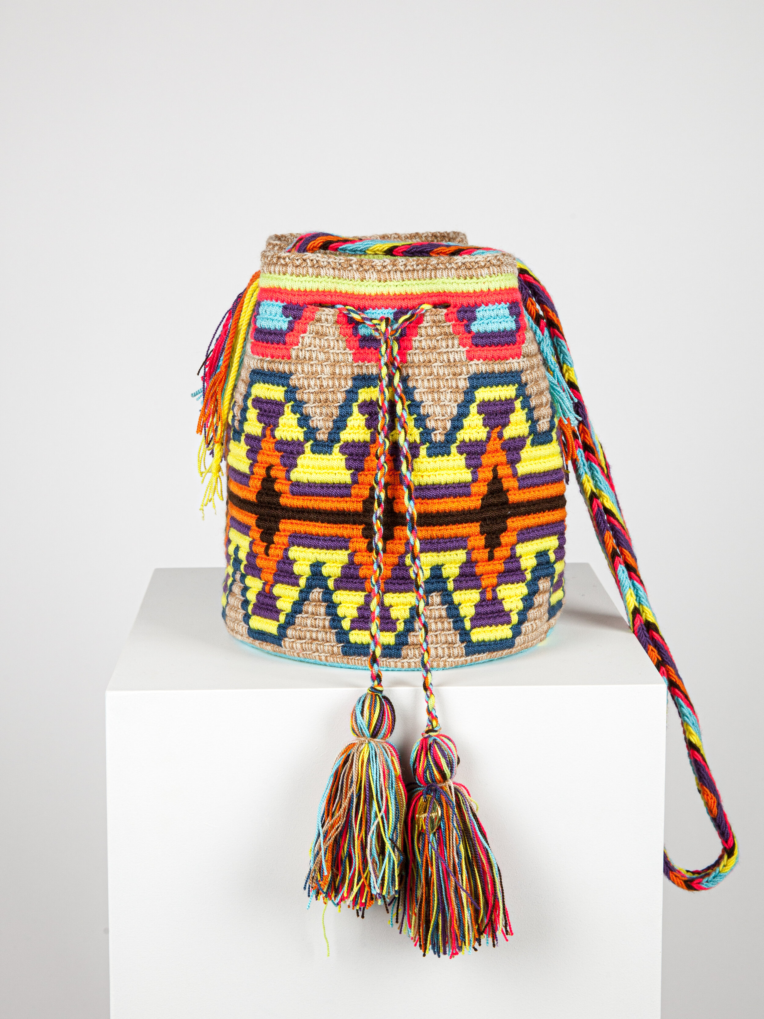 MEDIUM WAYUU PATTERENED BAG - MULTI-COLOUR ON BEIGE
