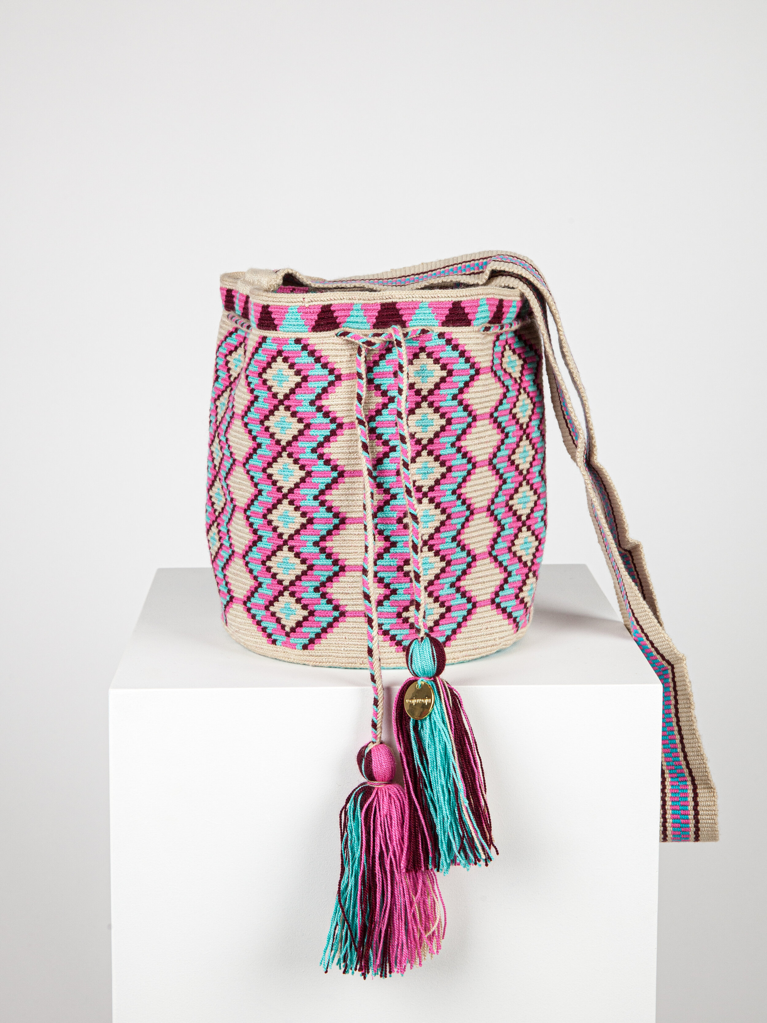MEDIUM WAYUU PATTERNED BAG - SOFT PINK / BLUE ZIGZAG