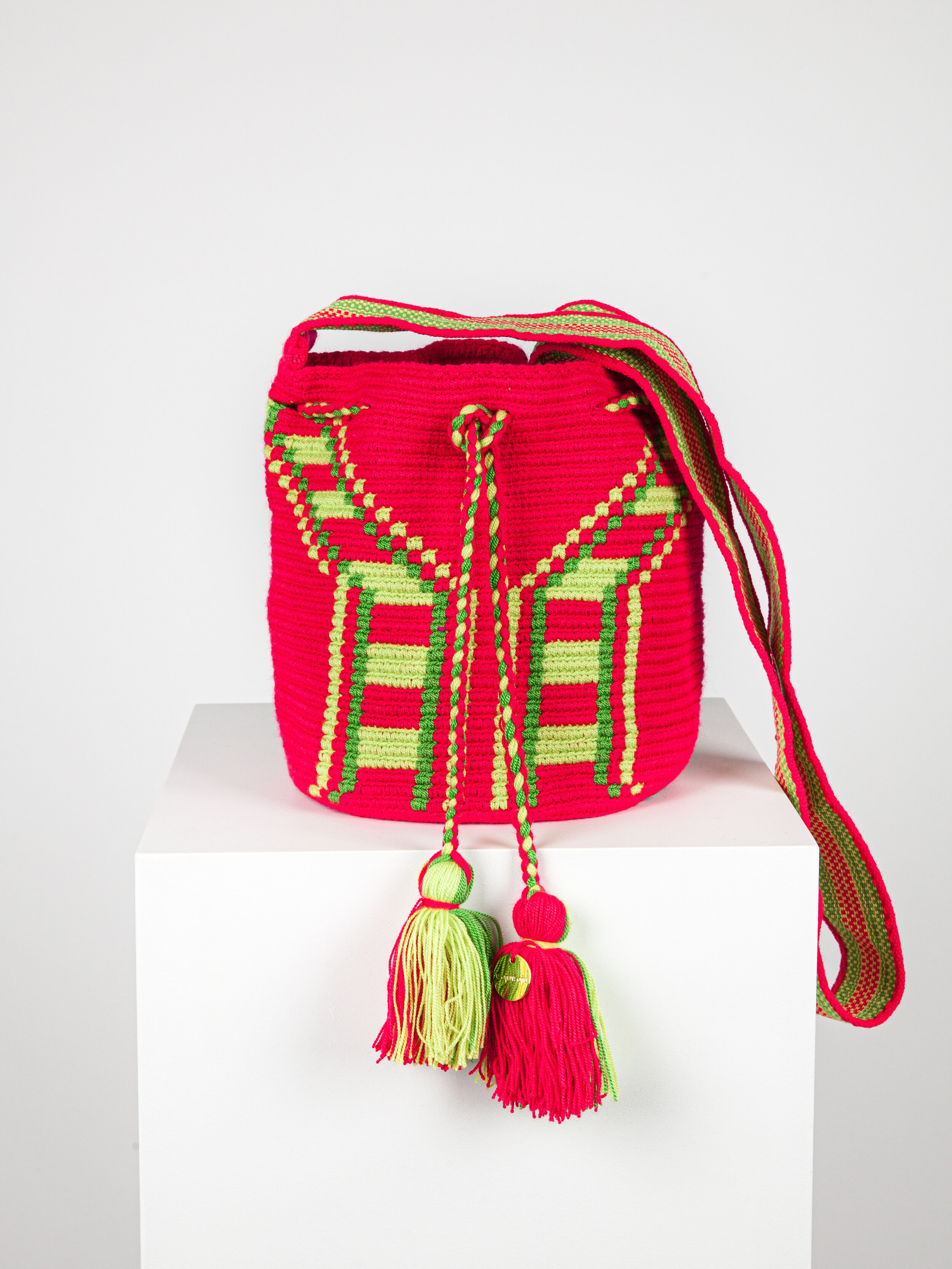 MEDIUM WAYUU PATTERNED BAG - RED / GREEN 