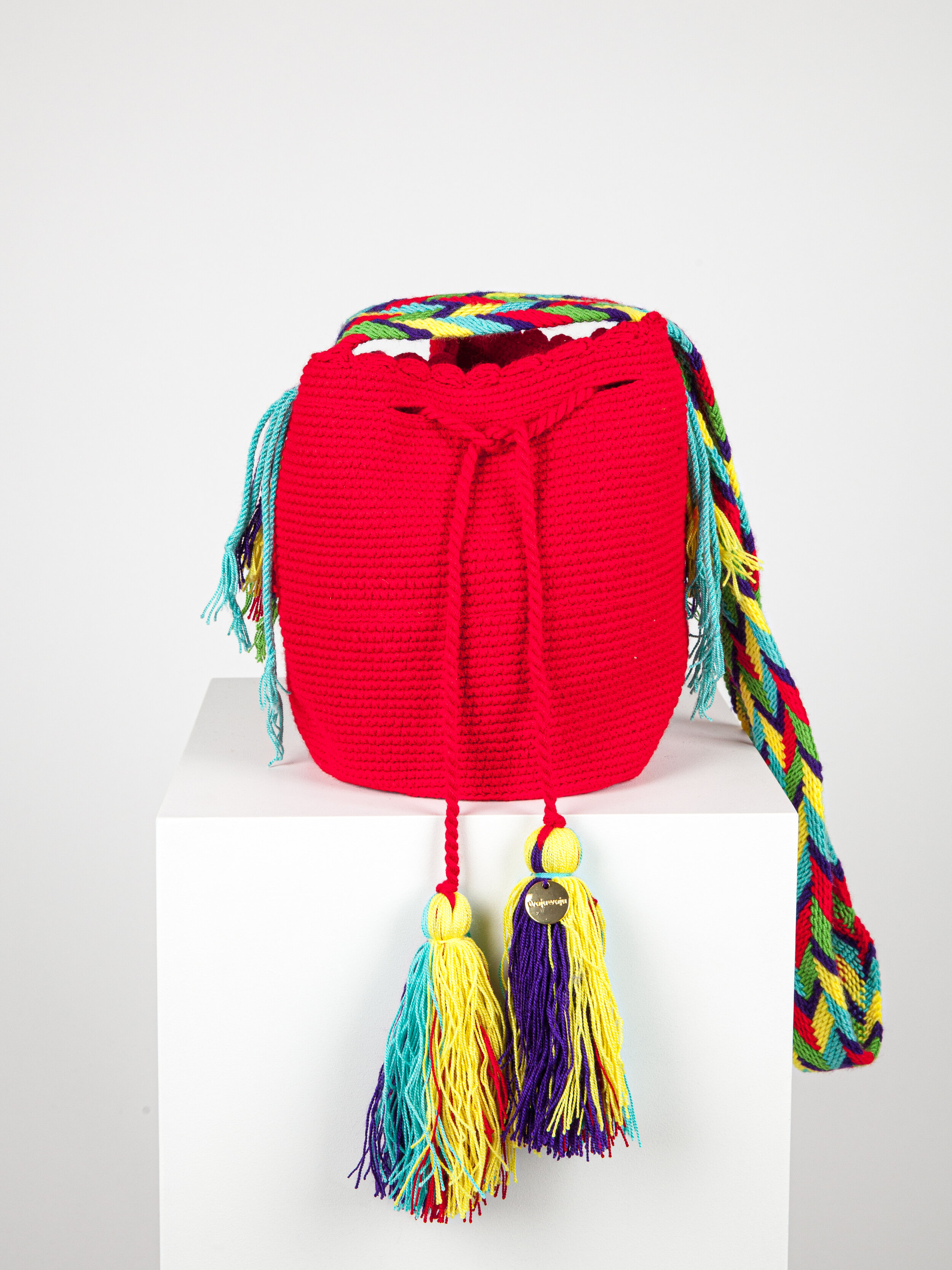 MEDIUM WAYUU UNI-COLOUR BAG - BRIGHT RED