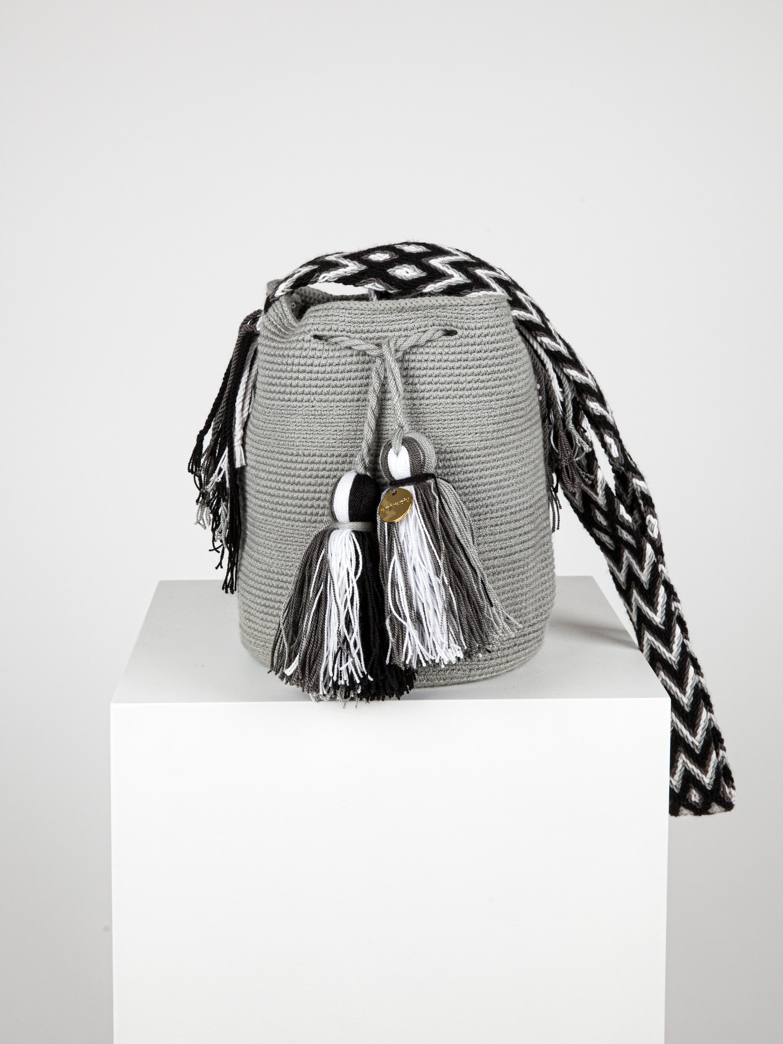 MEDIUM WAYUU UNI-COLOUR BAG - GREY